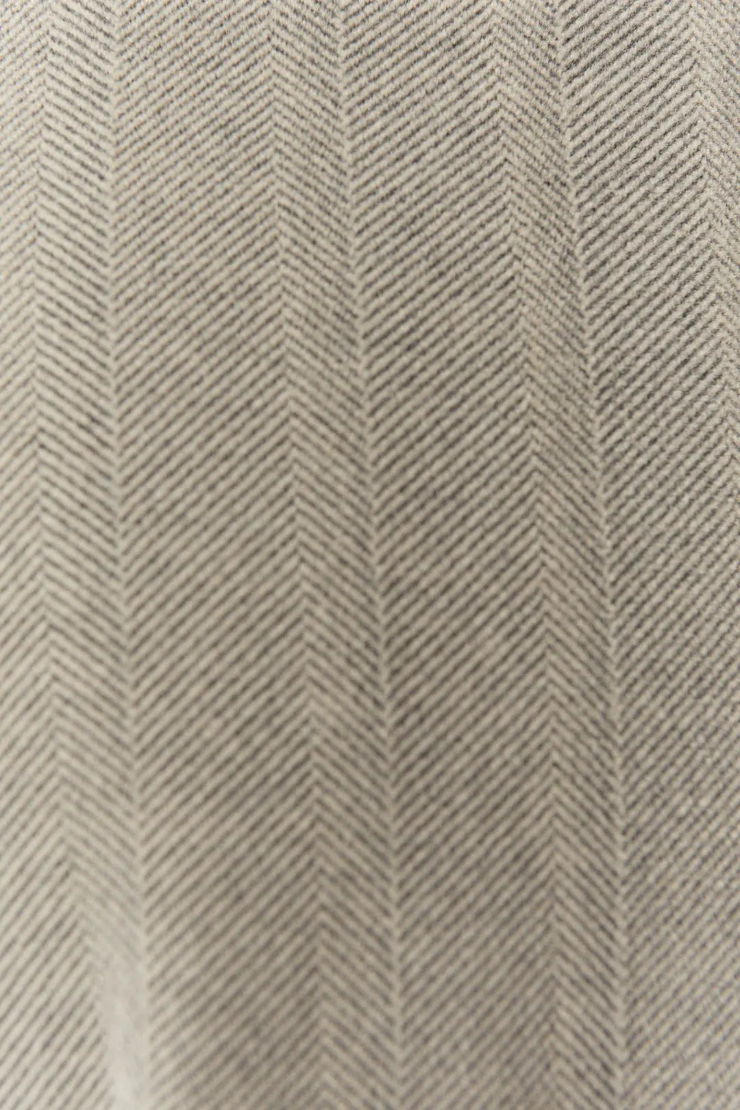 Pantalon gris à motifs chevrons | Barlee JOELLE Collection