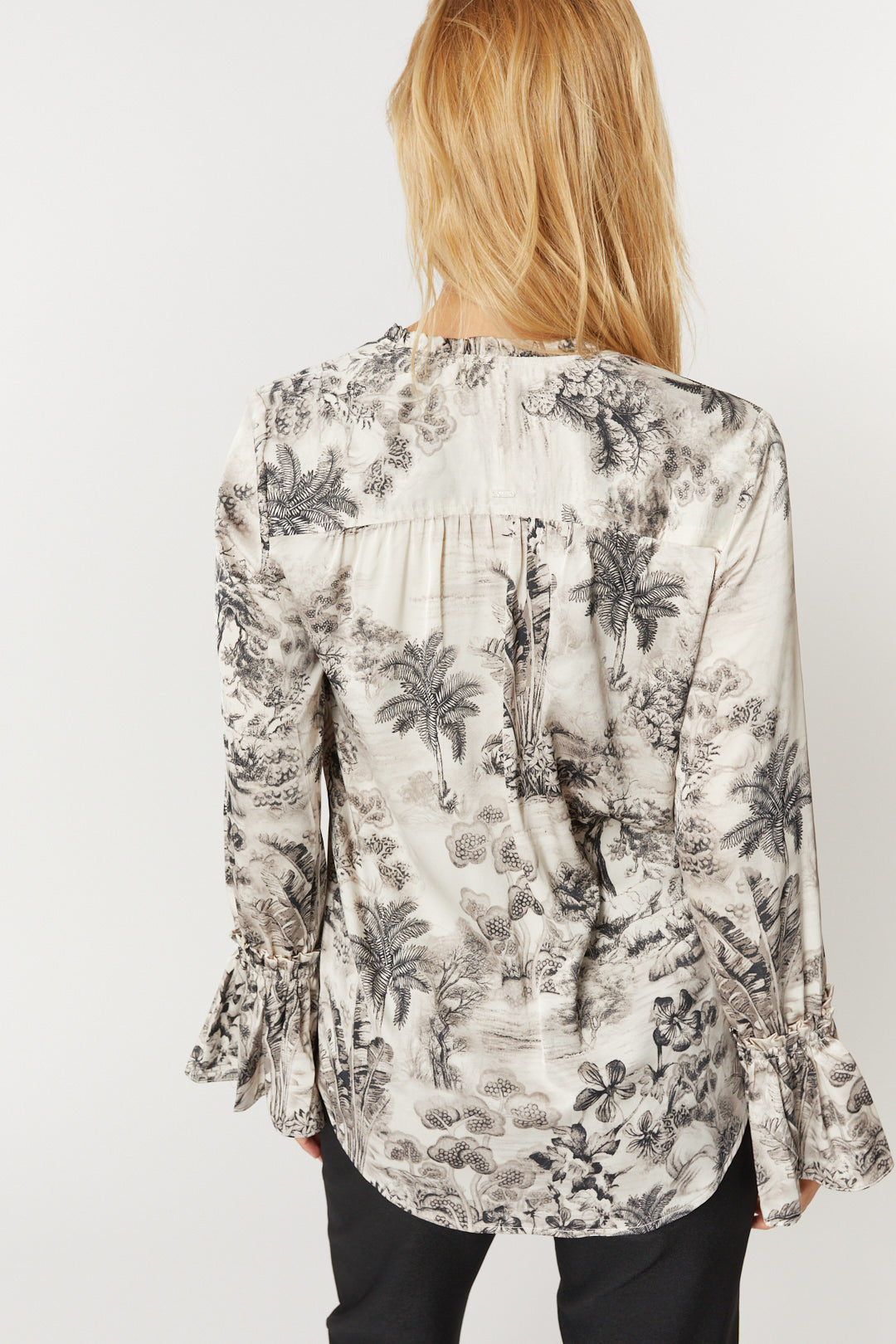 Ivory shirt with black patterns | Elzy