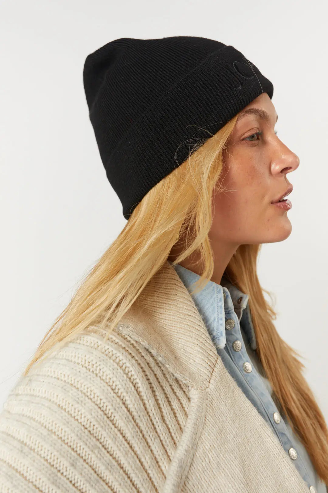 Tuque noire en tricot | Ramone JOELLE Collection