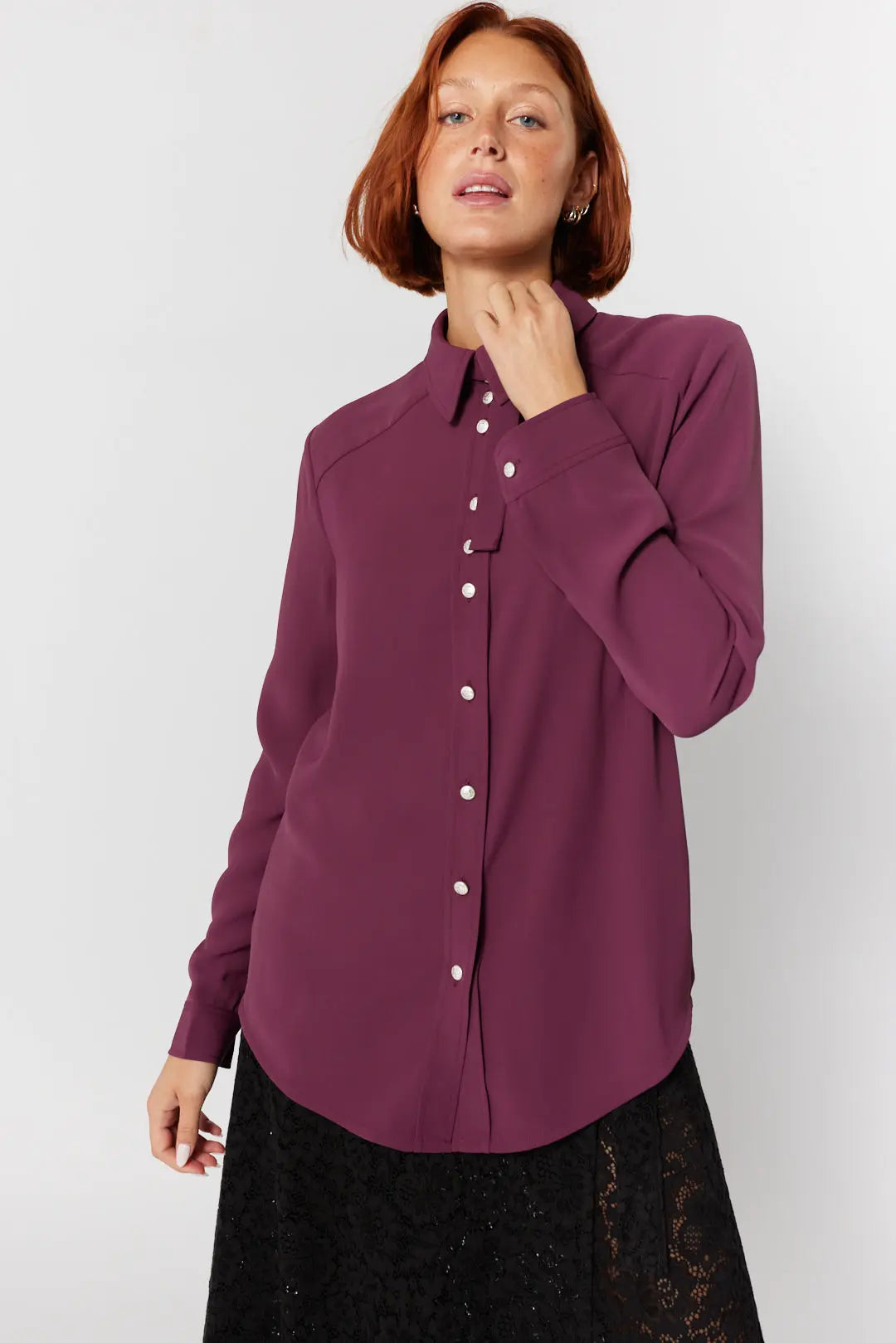 Chemise mauve foncé ganse au col | Clematite JOELLE Collection