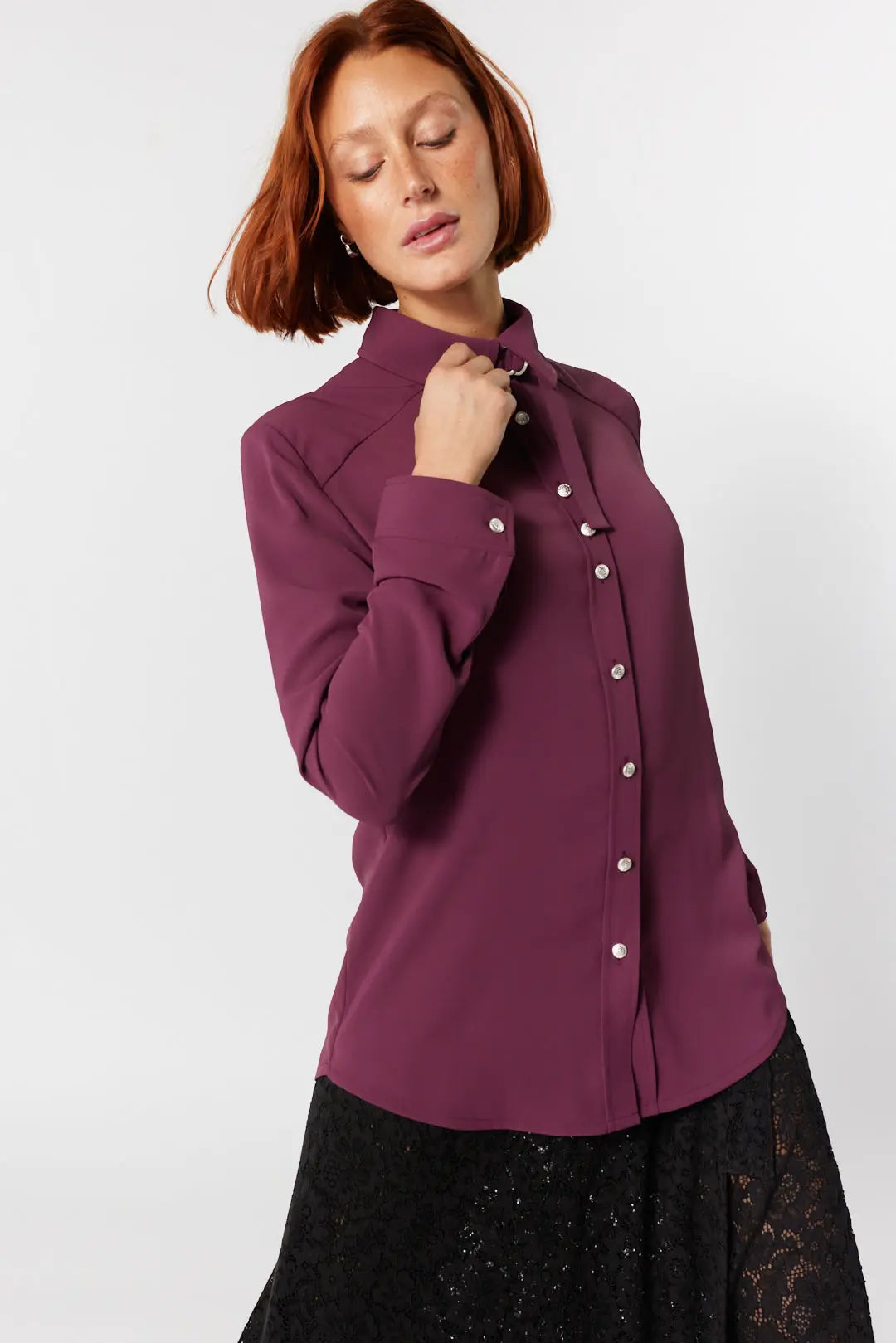 Chemise mauve foncé ganse au col | Clematite JOELLE Collection