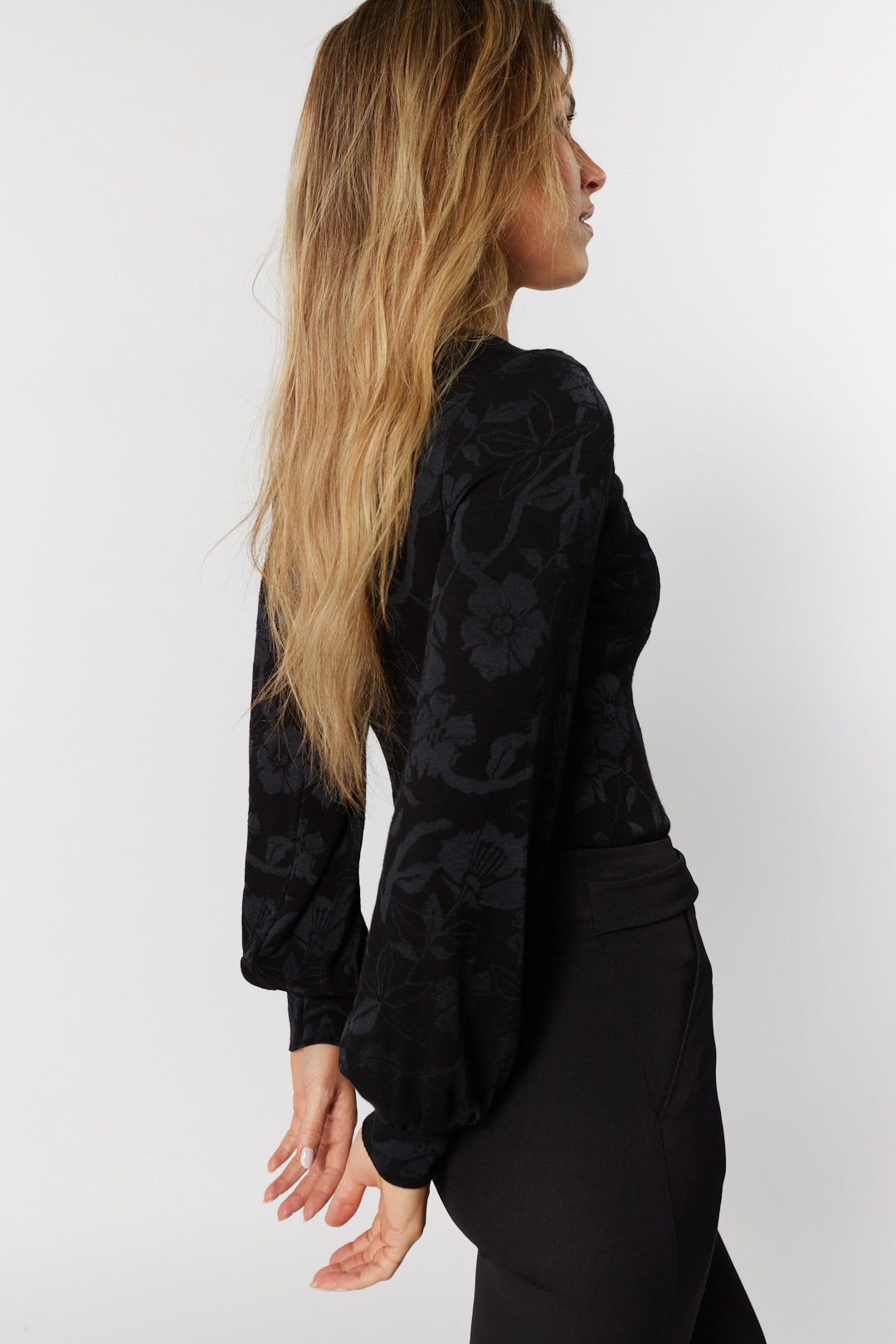 Chandail corset noir à motifs floraux | Sandy