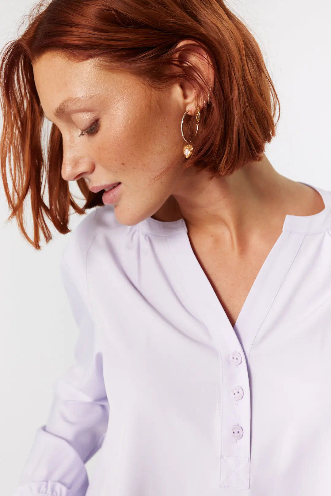 Blouse lilas à encolure boutonnière | Tyllie JOELLE Collection