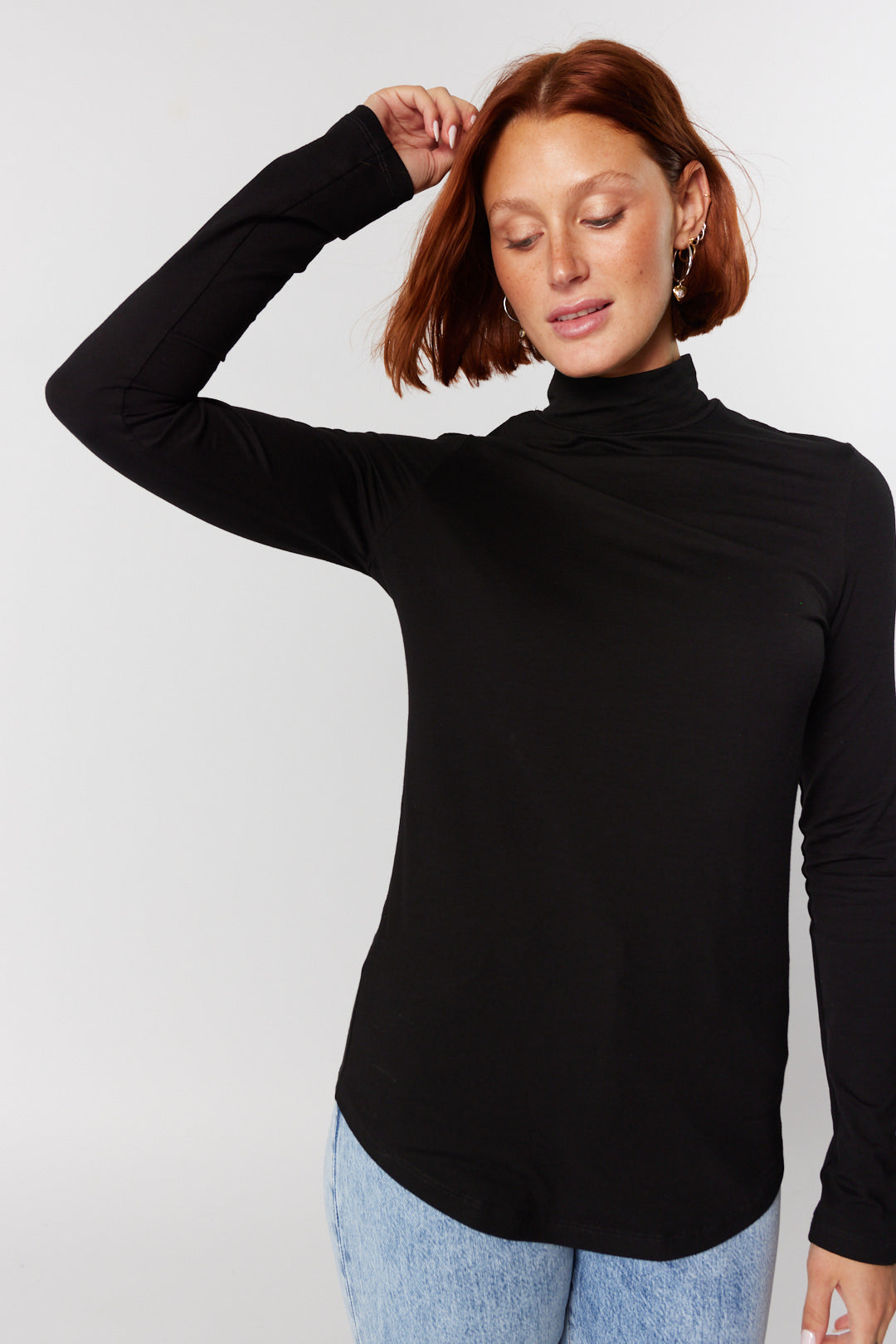 Black turtleneck sweater | Roulade