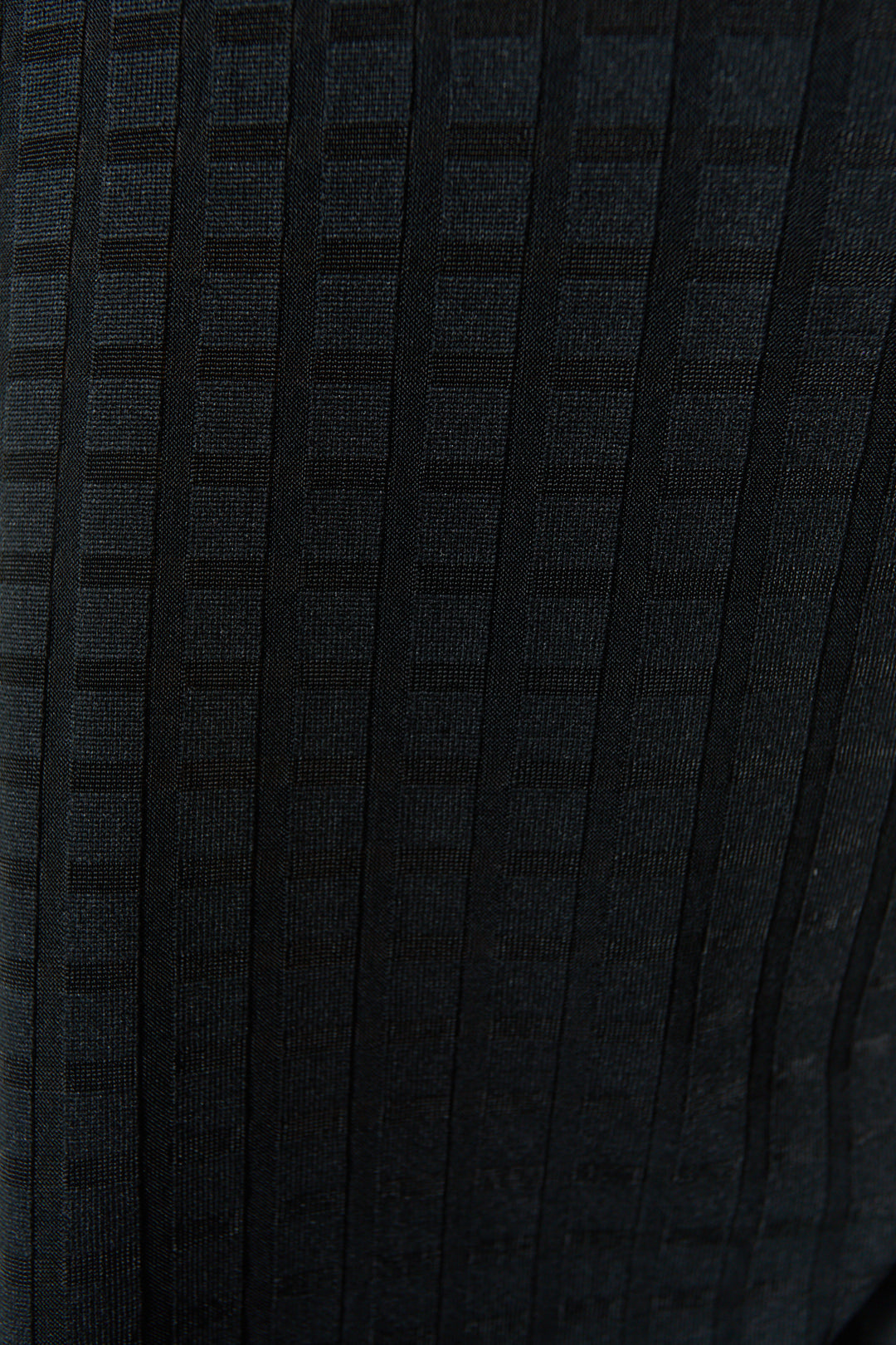 Camisole noire texturée col montant | Lombok