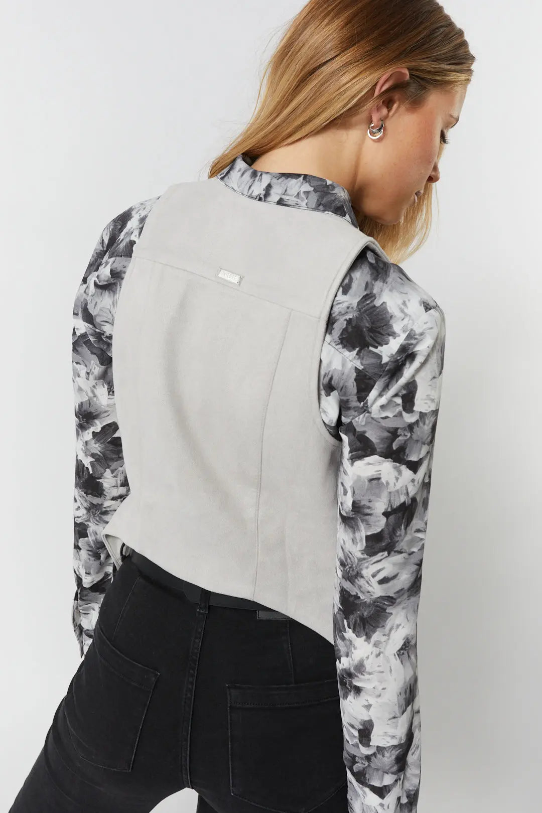 Gray sleeveless jacket for women Thelma JOELLE Collection