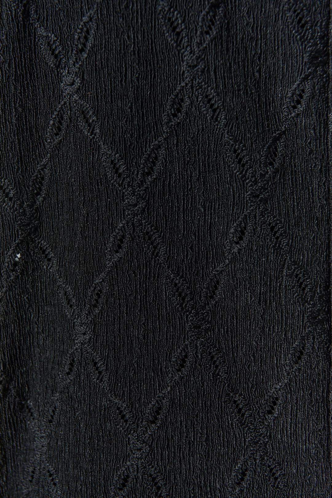 Robe noire texturée à col montant | Formosa