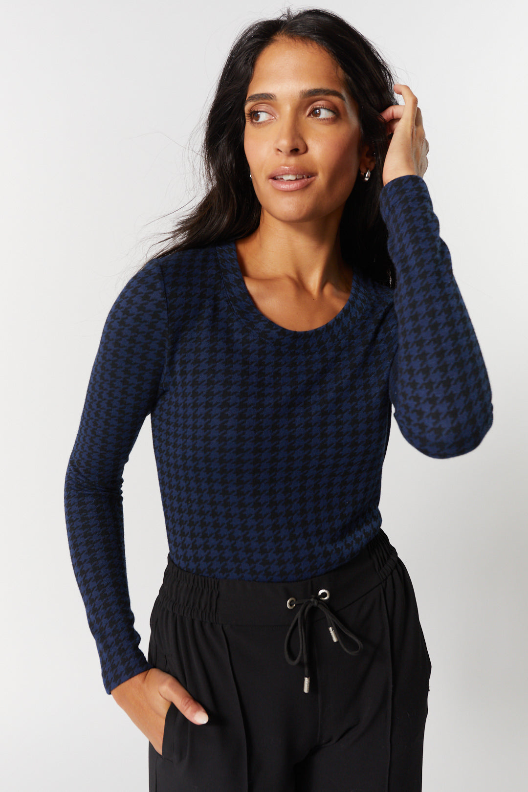 Blue-black sweater with houndstooth patterns | Nash