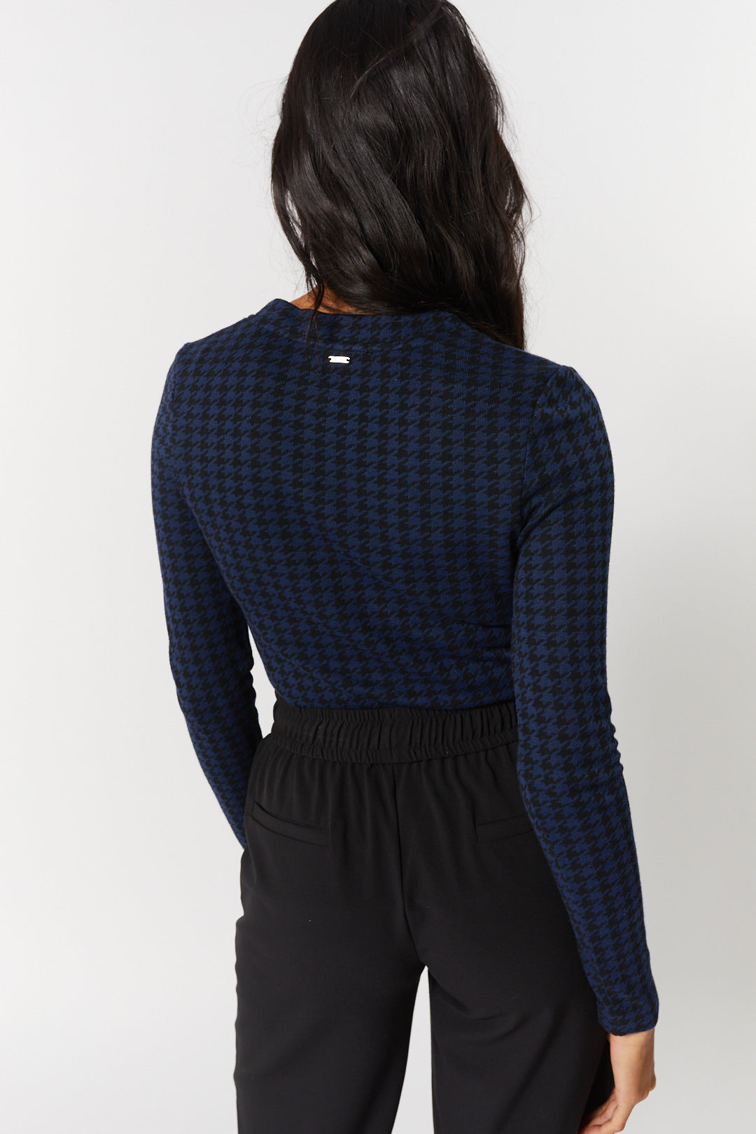 Blue-black sweater with houndstooth patterns | Nash