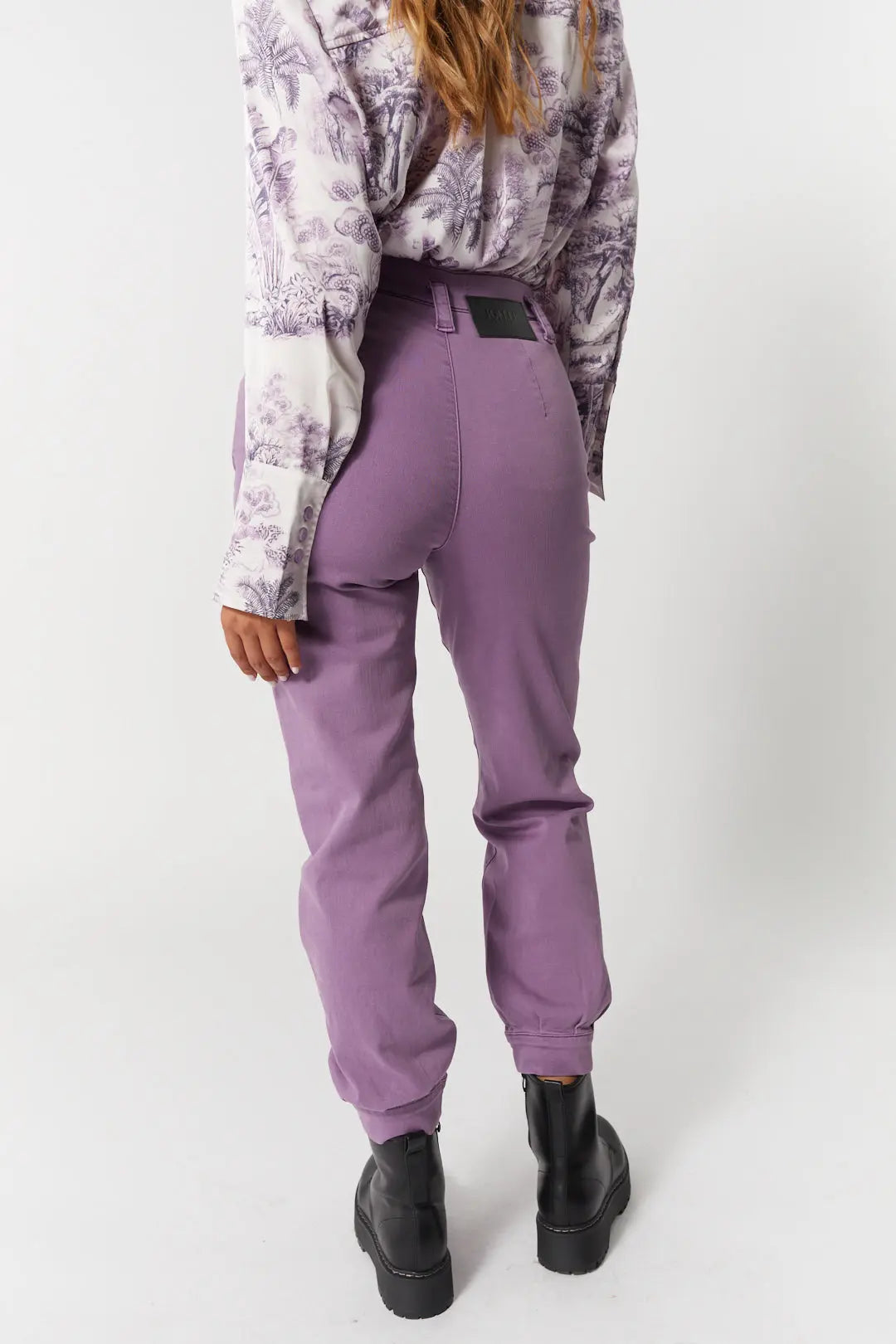 Jeans ballon mauve | Felicia JOELLE Collection