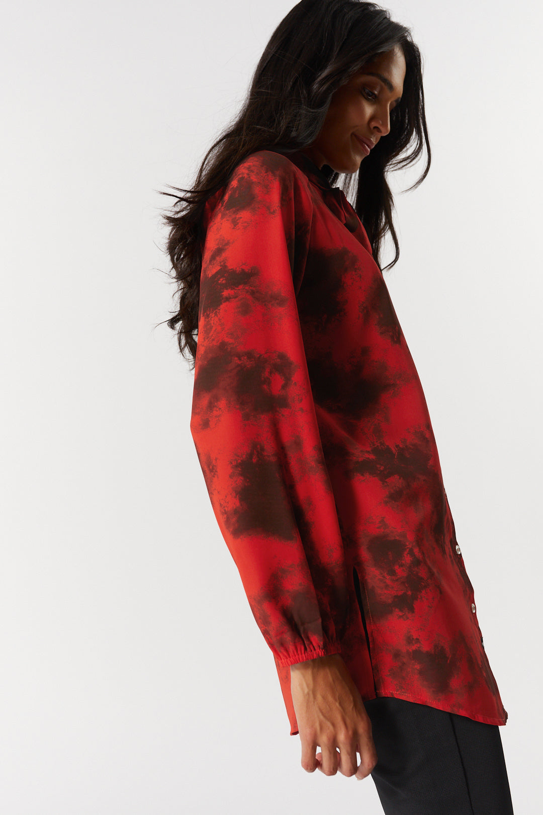 Red tie-dye shirt with built-in scarf | Emna