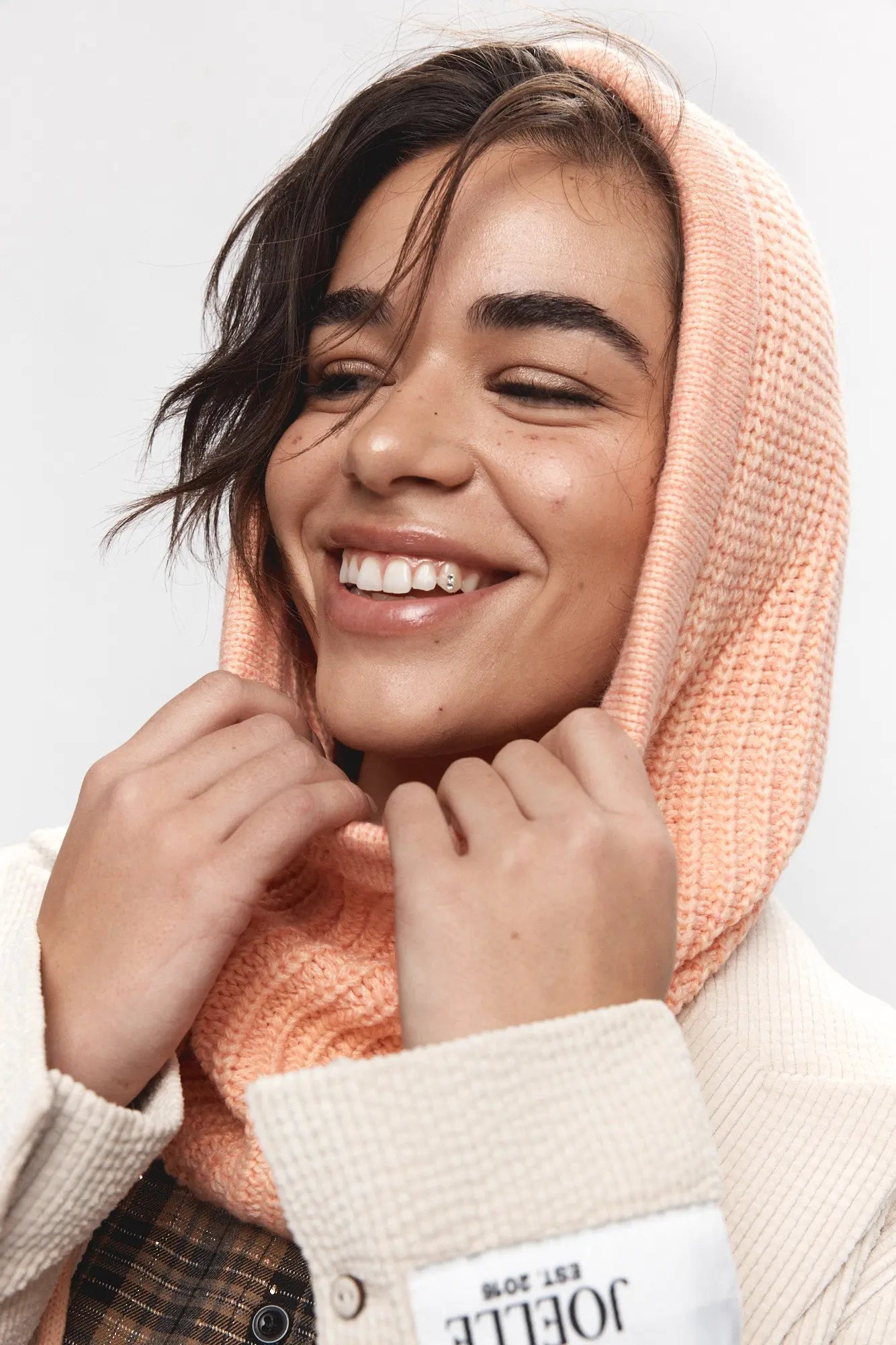 Cagoule rose pêche en tricot | Effie JOELLE Collection