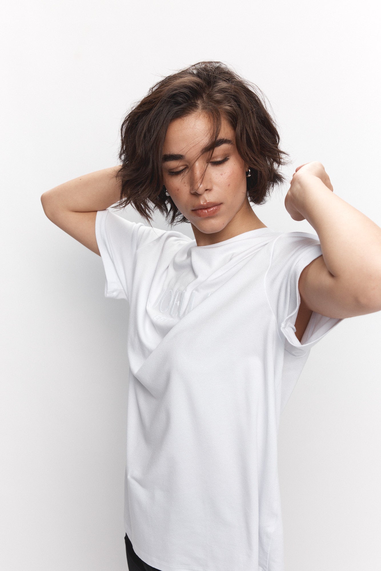 White embroidered logo t-shirt | Laurenzo