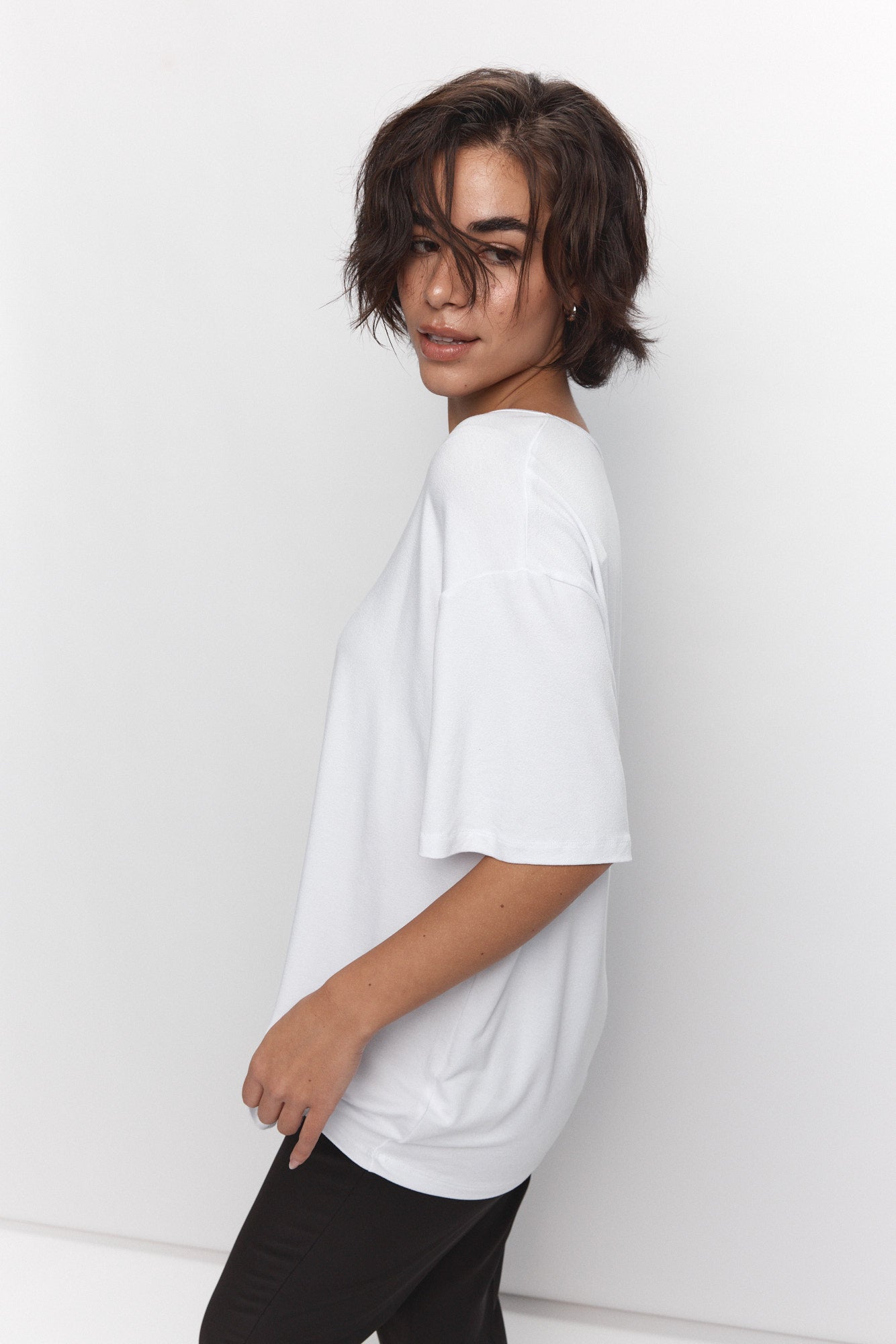 White V-neck t-shirt | Noemie