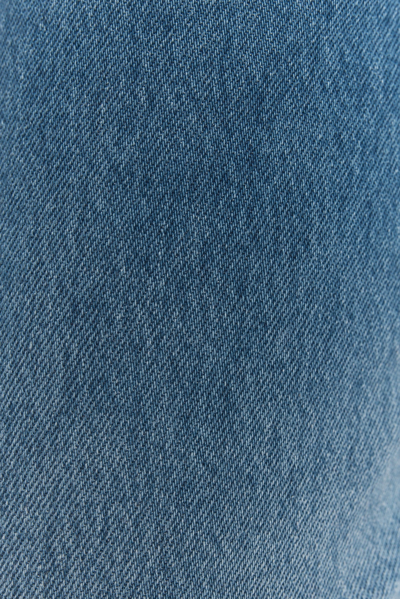 Two-tone blue low-wash jeans | Bleecker