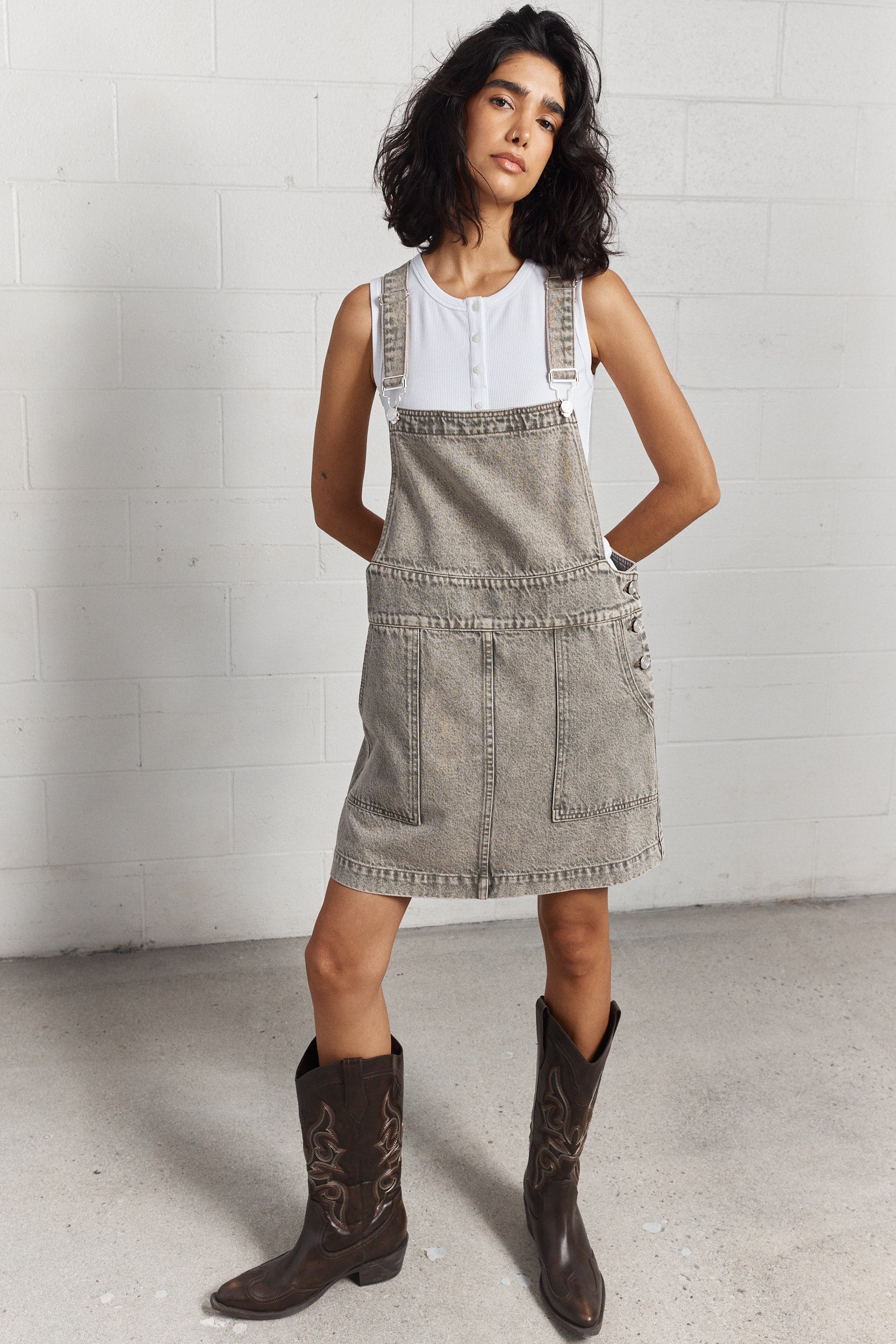 Quest | Washed green denim overall dress