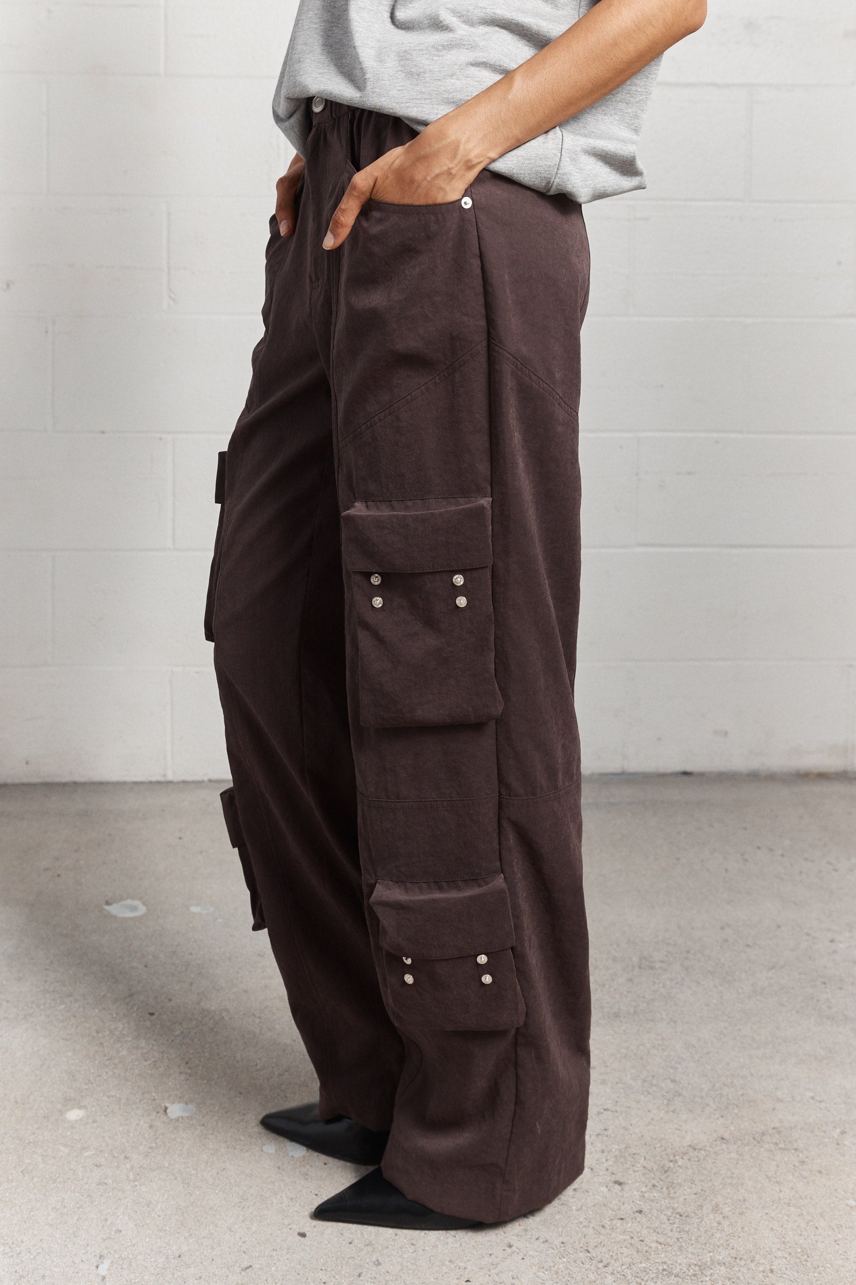 Gisele | Pantalon cargo brun foncé