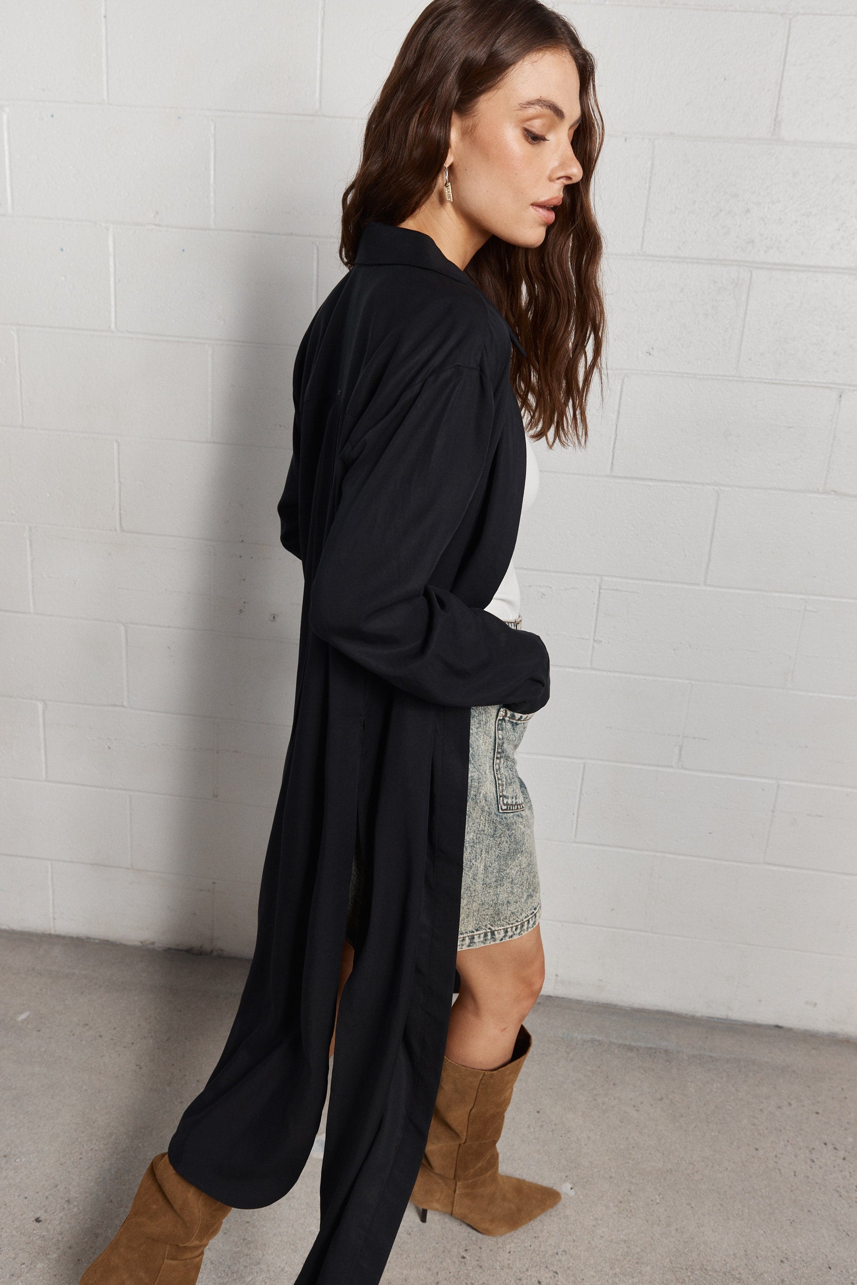Merri | Longue surchemise noire