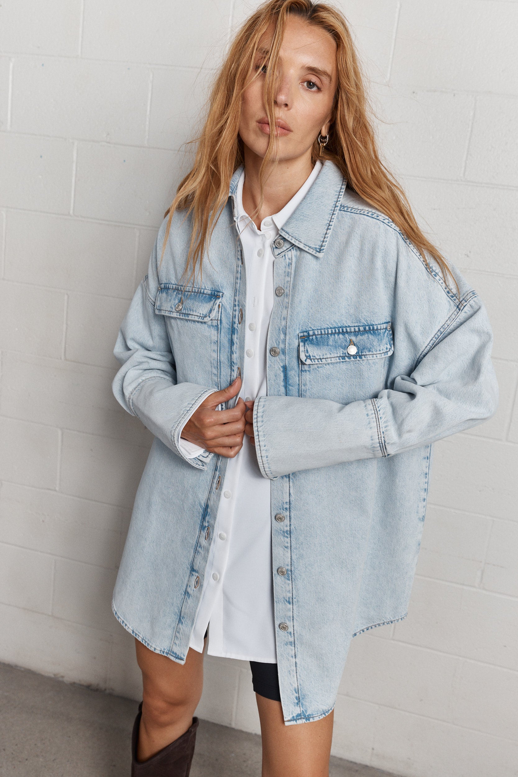 Emiko | Chemise en denim bleu délavé