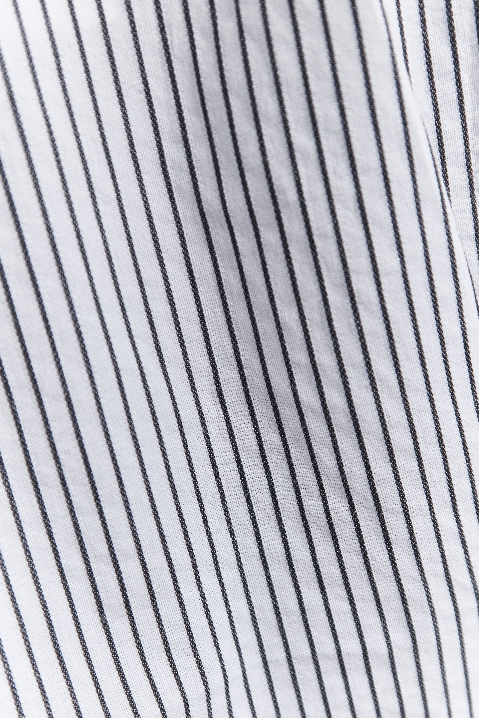 Ryo | Black striped shirt