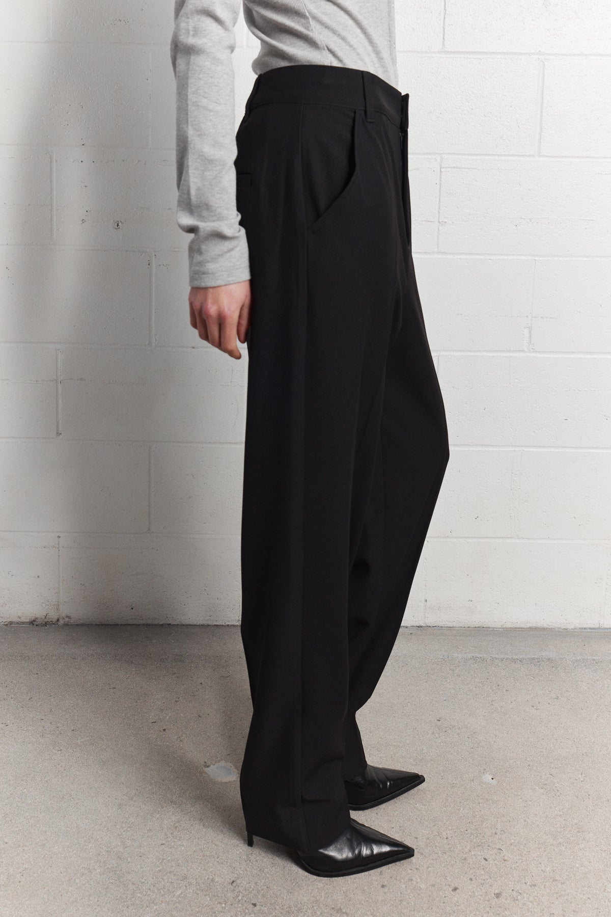 Vito | Pantalon tailleur noir à taille haute