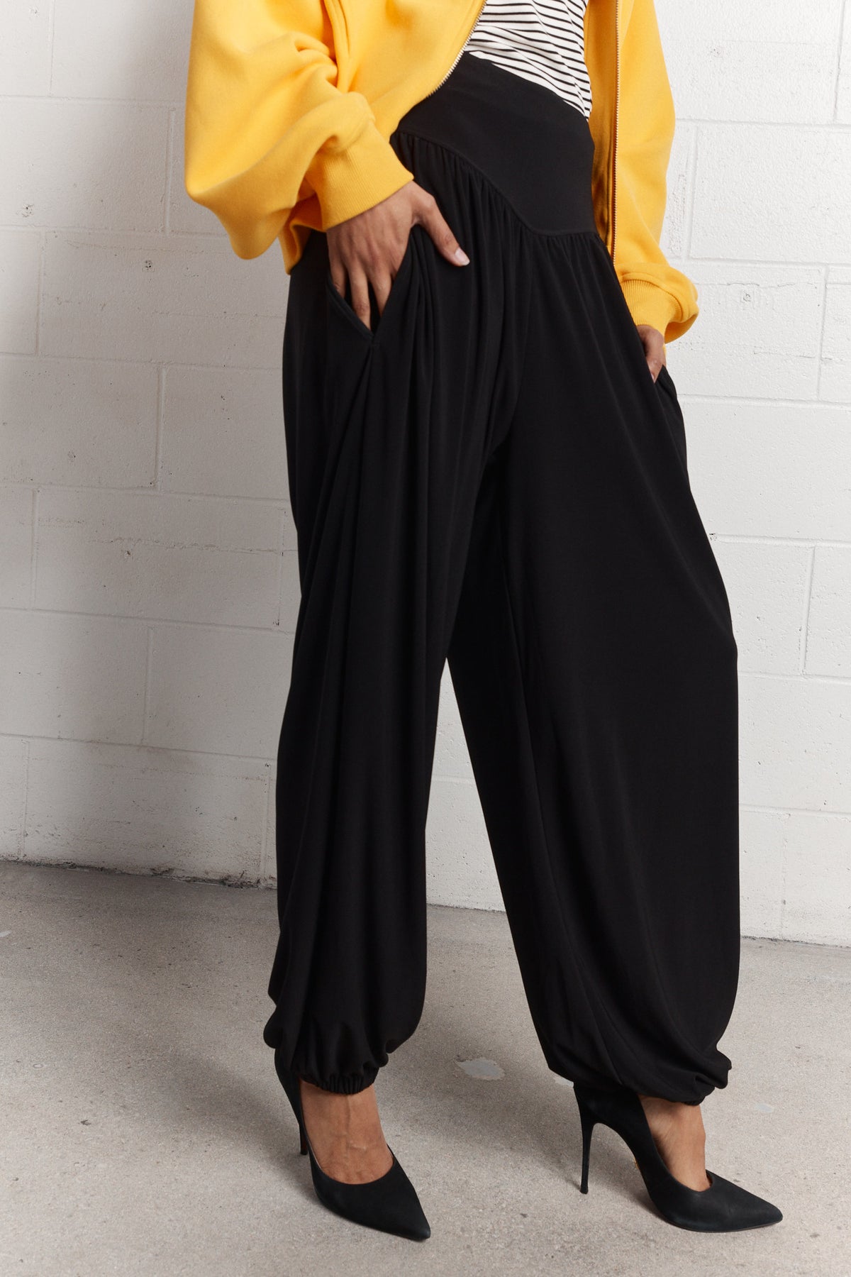 Selia | Black balloon trousers