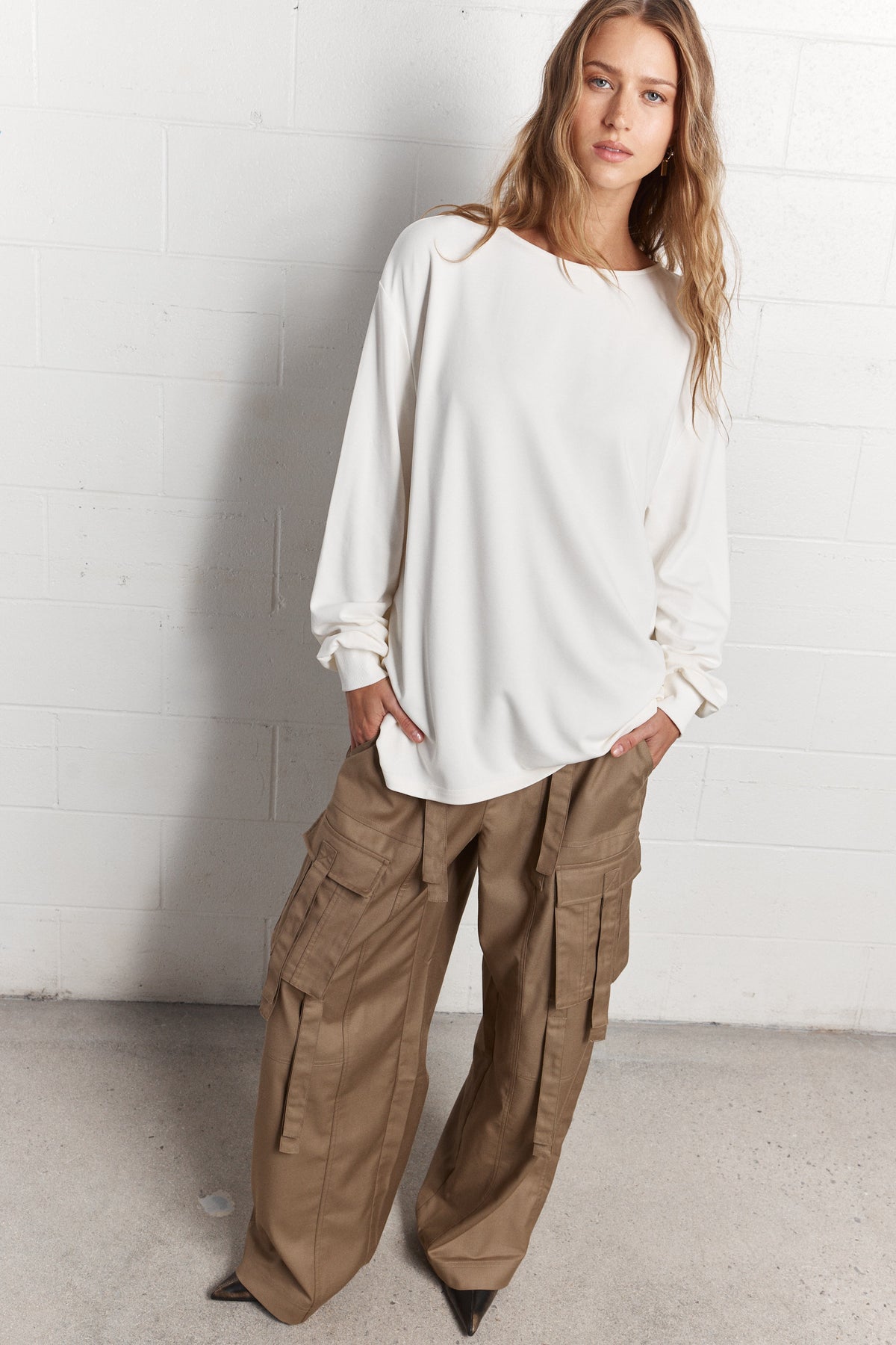 Thella | Chandail blanc ouvert au dos