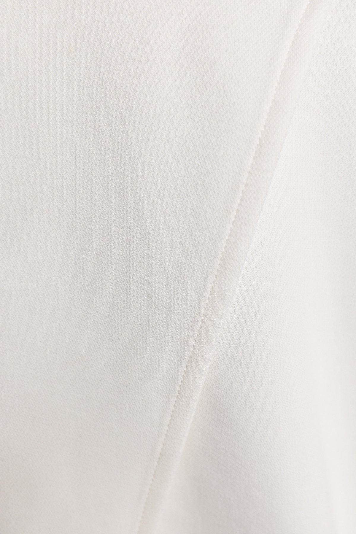Thella | Chandail blanc ouvert au dos