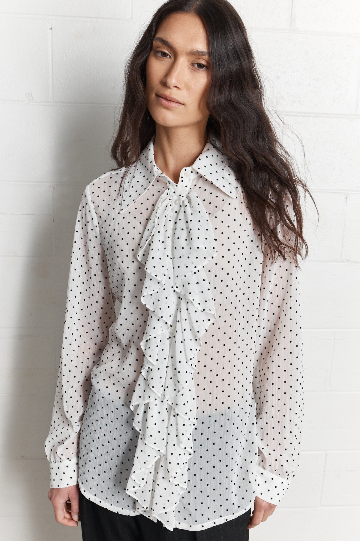 Margaret | Blouse à pois noirs et volants