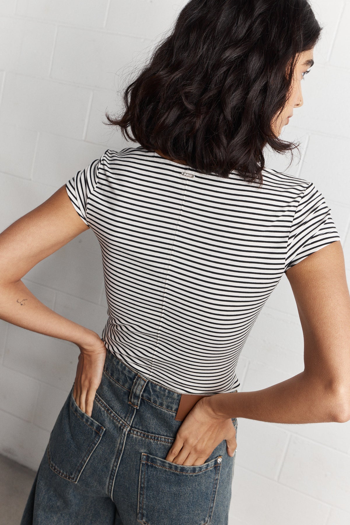 Bela | T-shirt blanc à rayures noires
