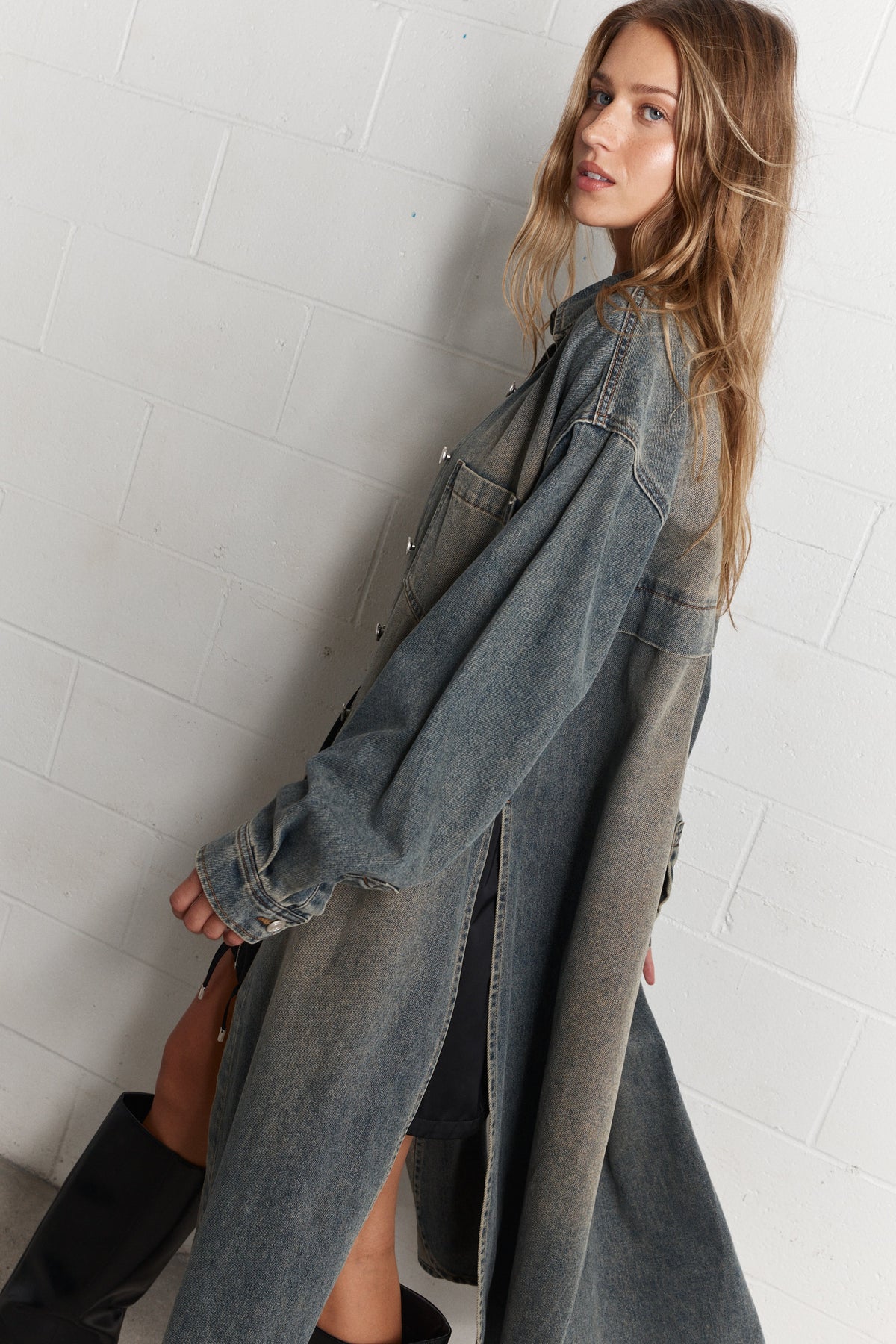 Liotta | Veste longue en denim bleu délavé
