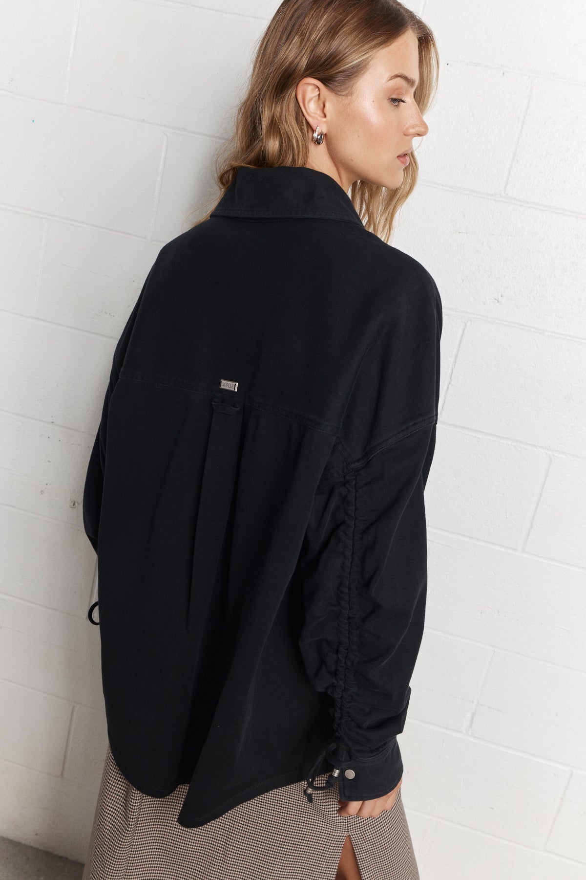 Ashley | Chemise ample noir délavé