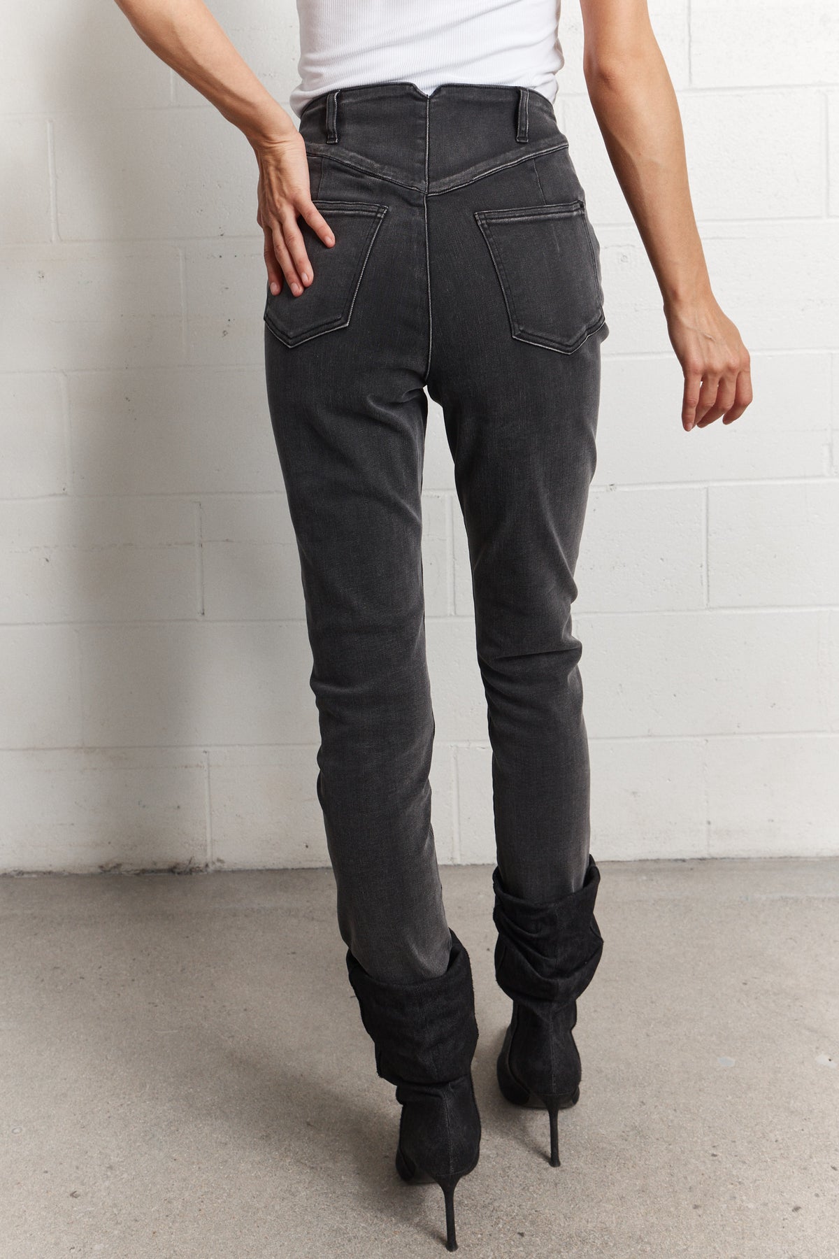 Philippine | Washed black jeans