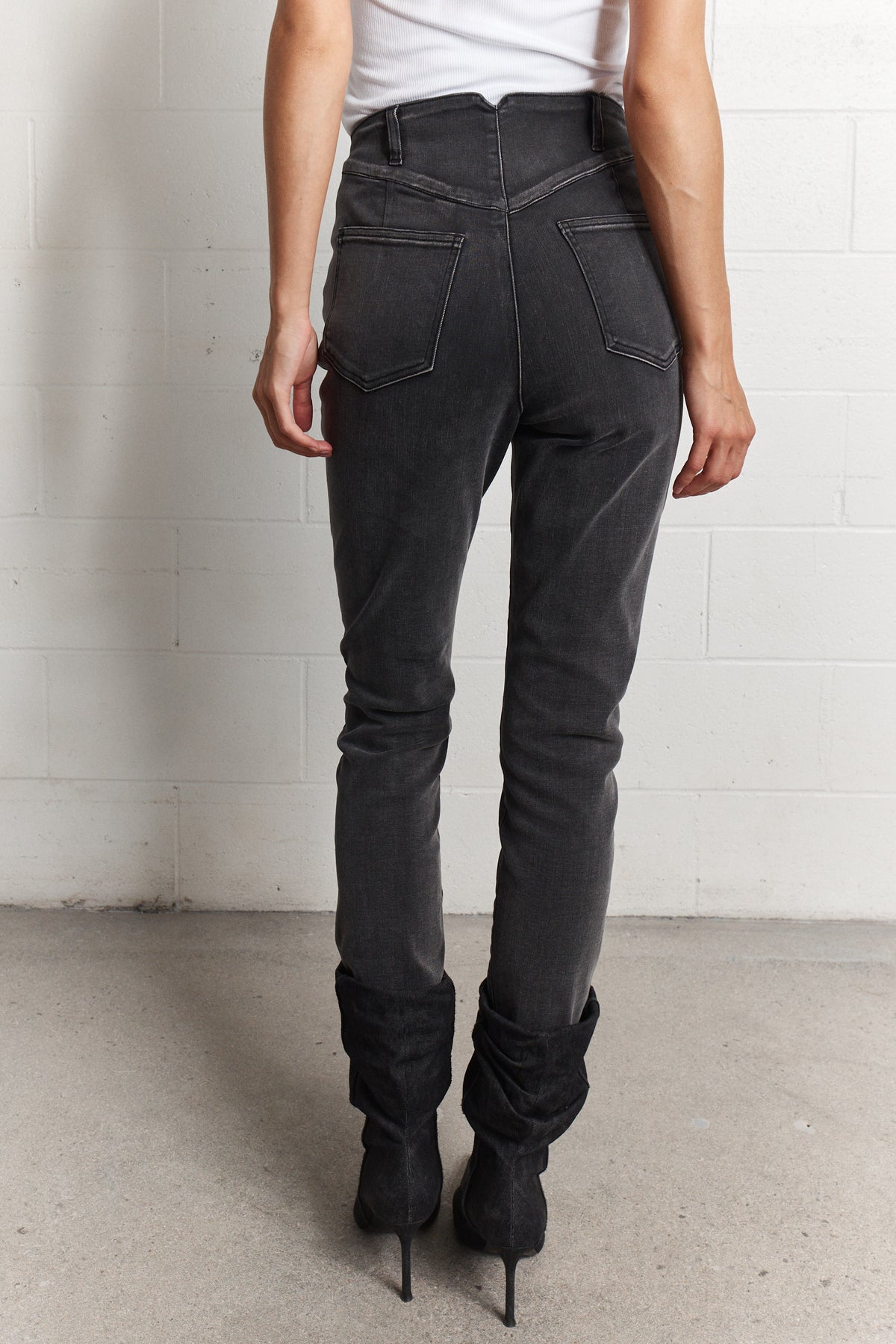 Philippine | Washed black jeans