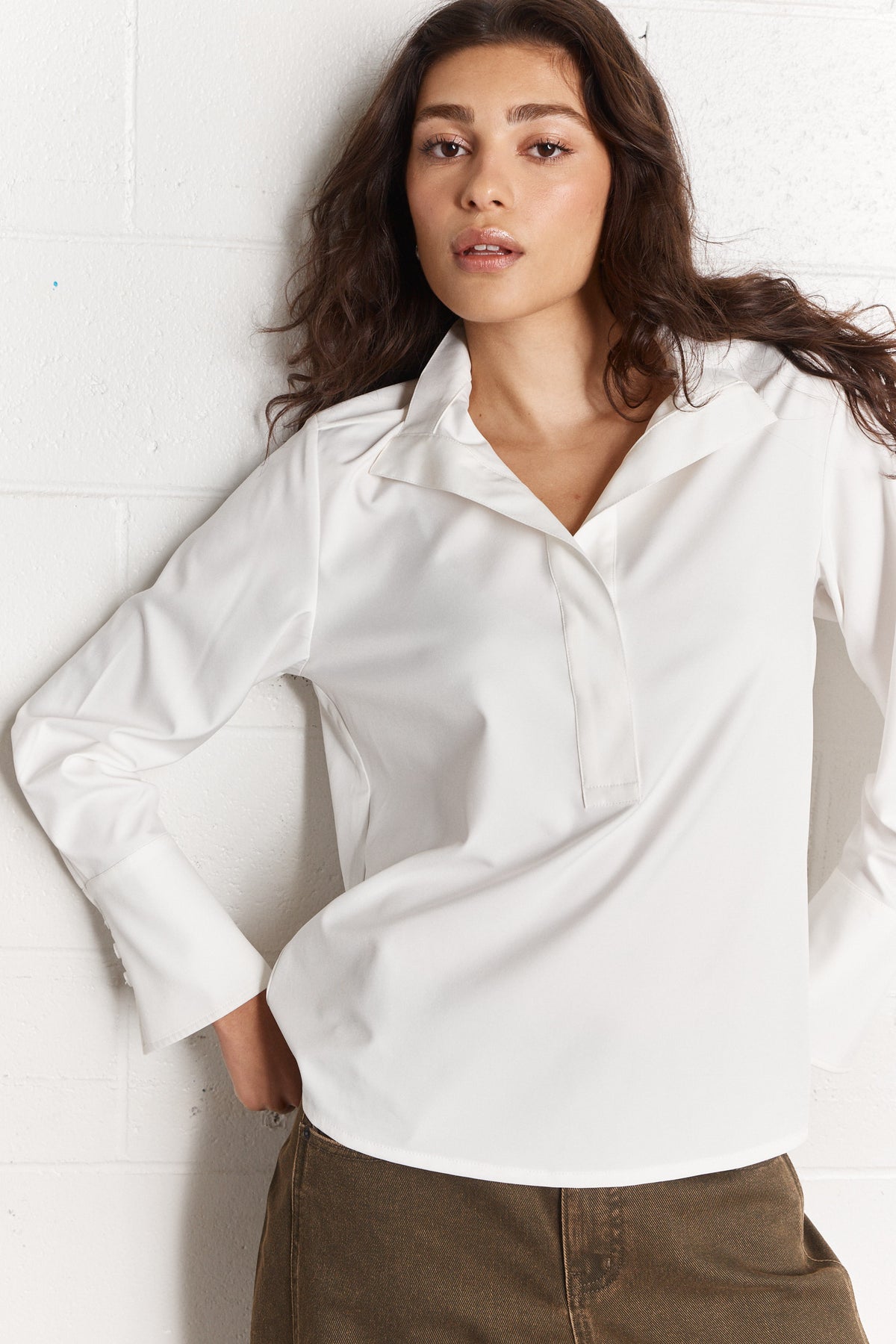 Yumi | Blouse crème à col montant