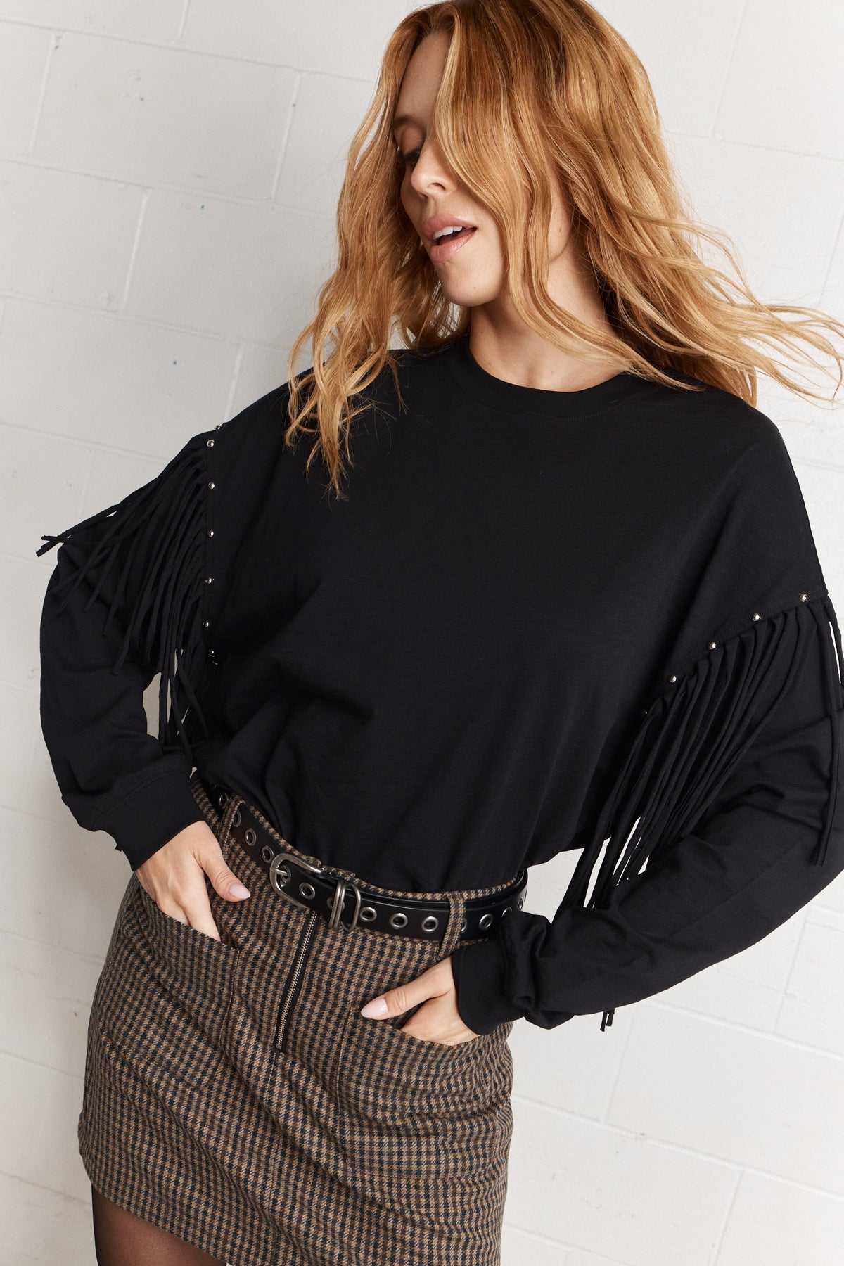 Rylee | Chandail noir à franges et rivets