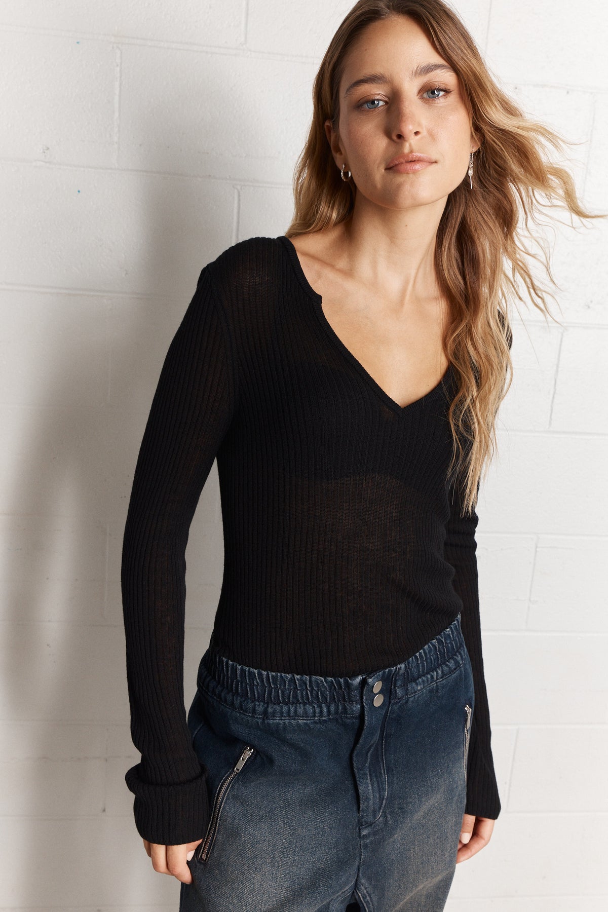 Merle | Chandail noir en maille légère