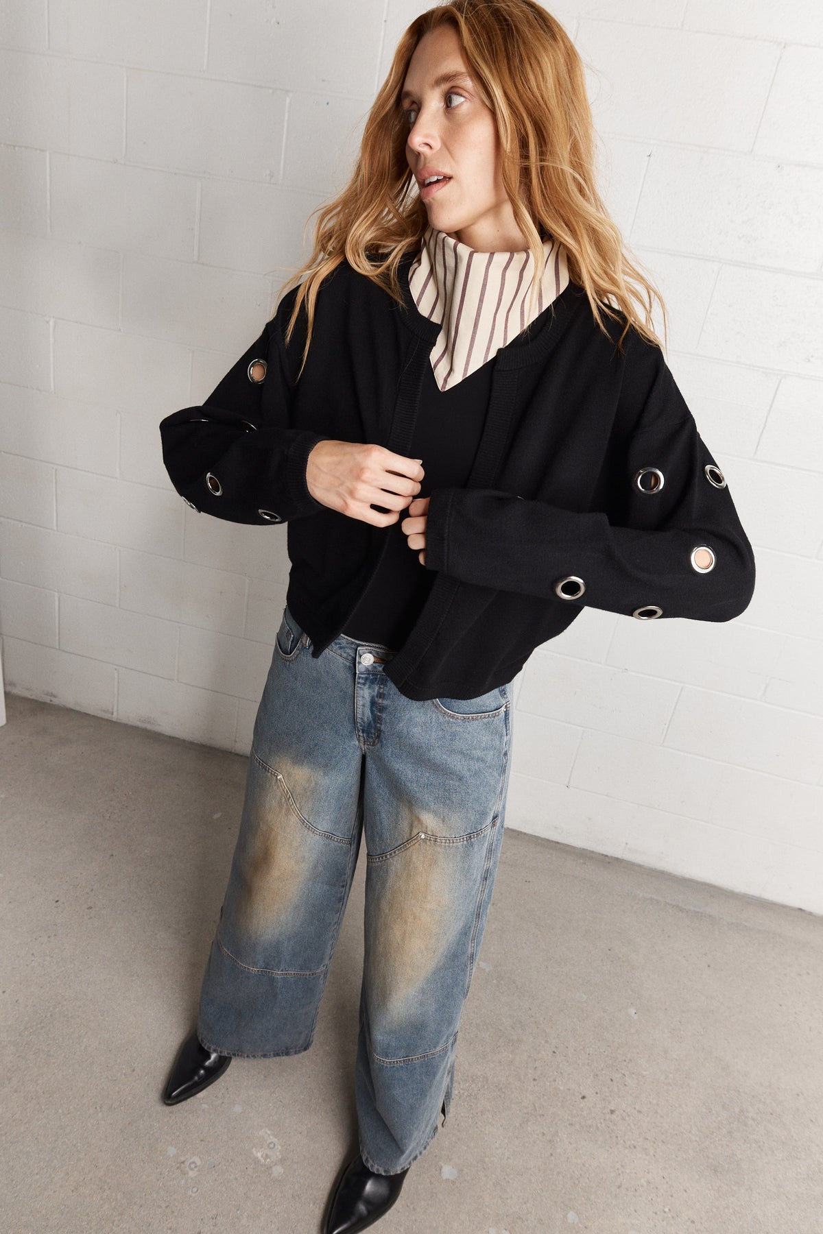 Fez | Cardigan noir à œillets