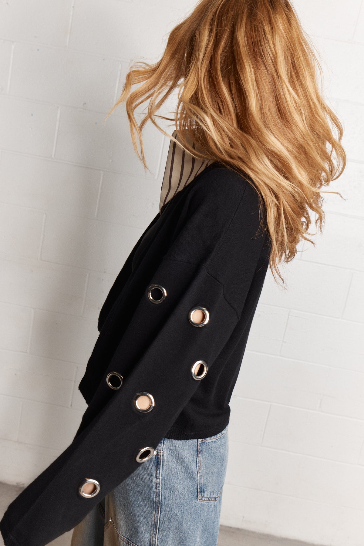 Fez | Cardigan noir à œillets