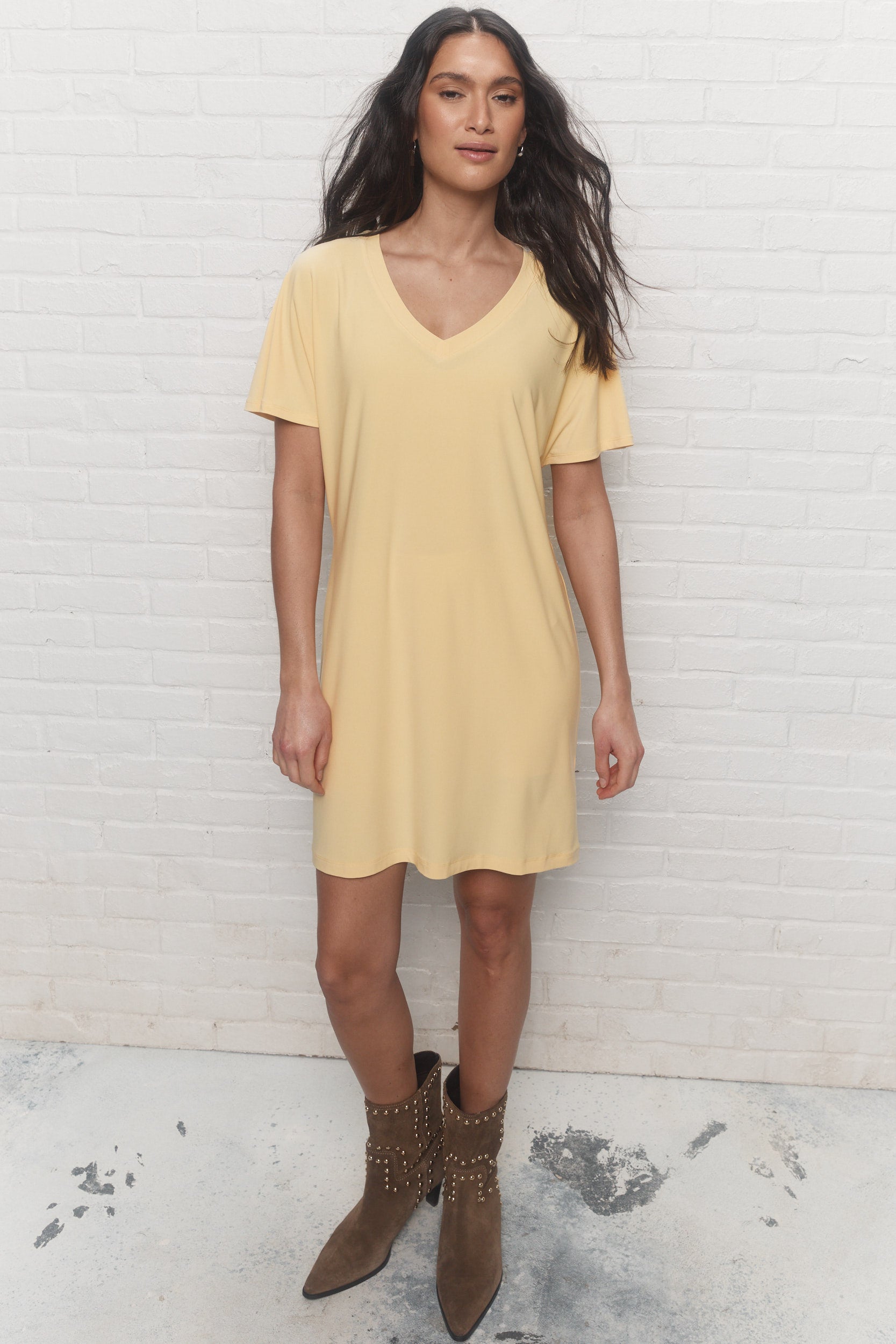 Flo | The yellow V-neck dress