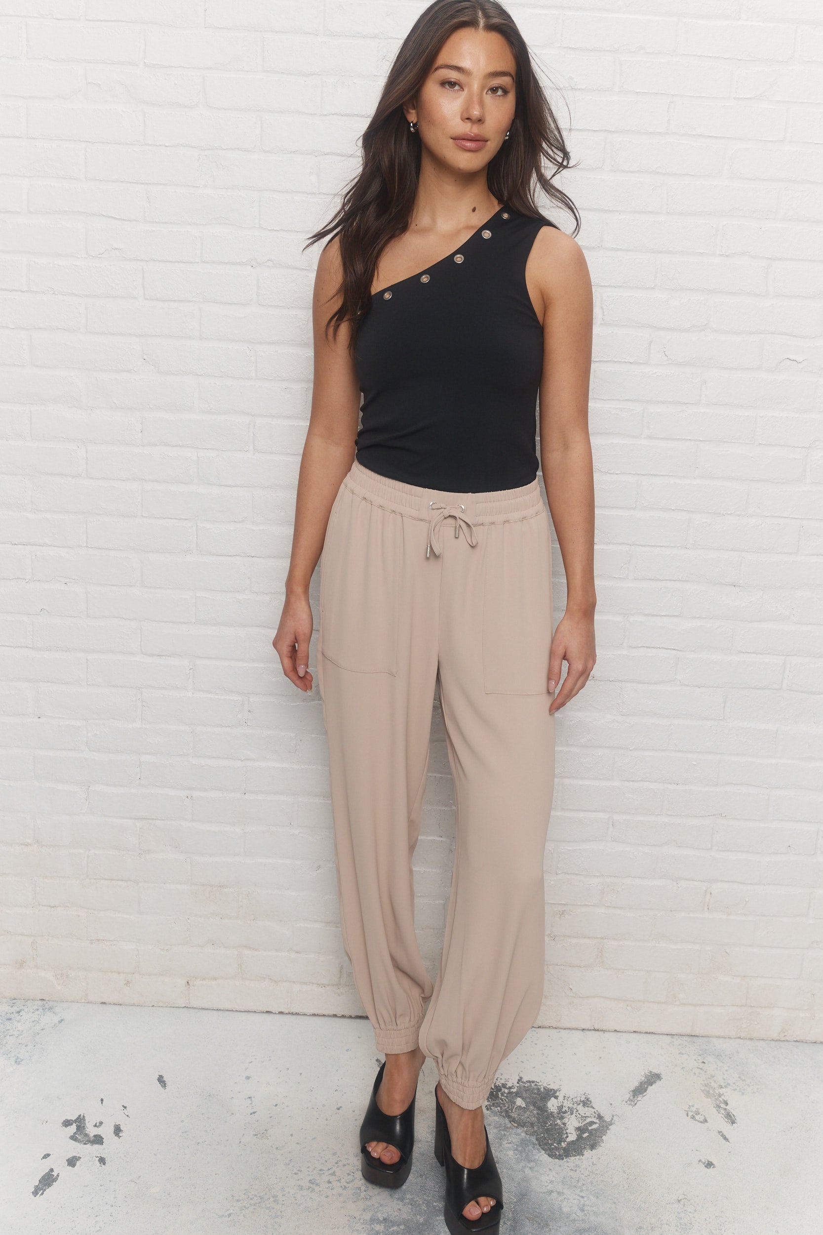 Marvin Pantalon beige ajusté à la cheville JOELLE Collection