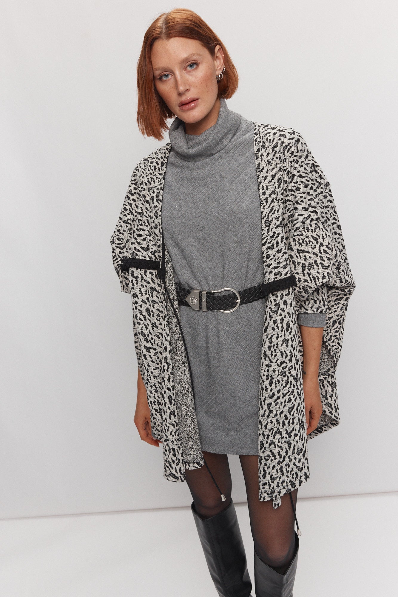 Ivory poncho with spotted patterns | Odile