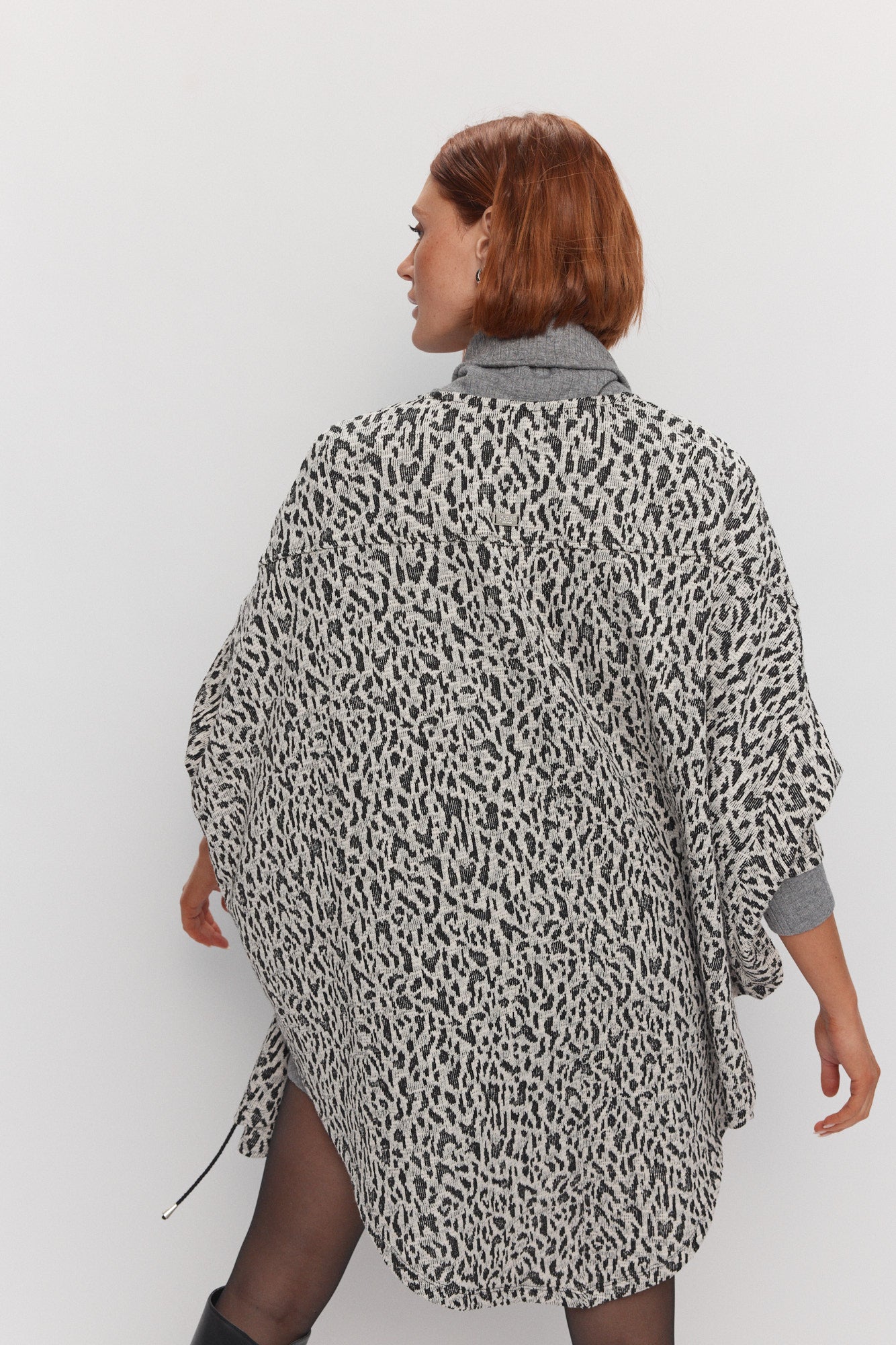 Ivory poncho with spotted patterns | Odile