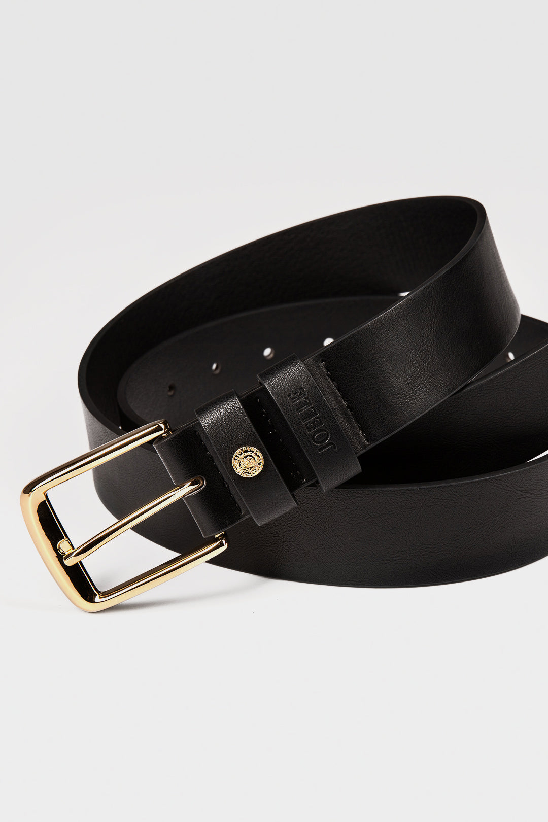 Black belt with gold buckle | Adrien