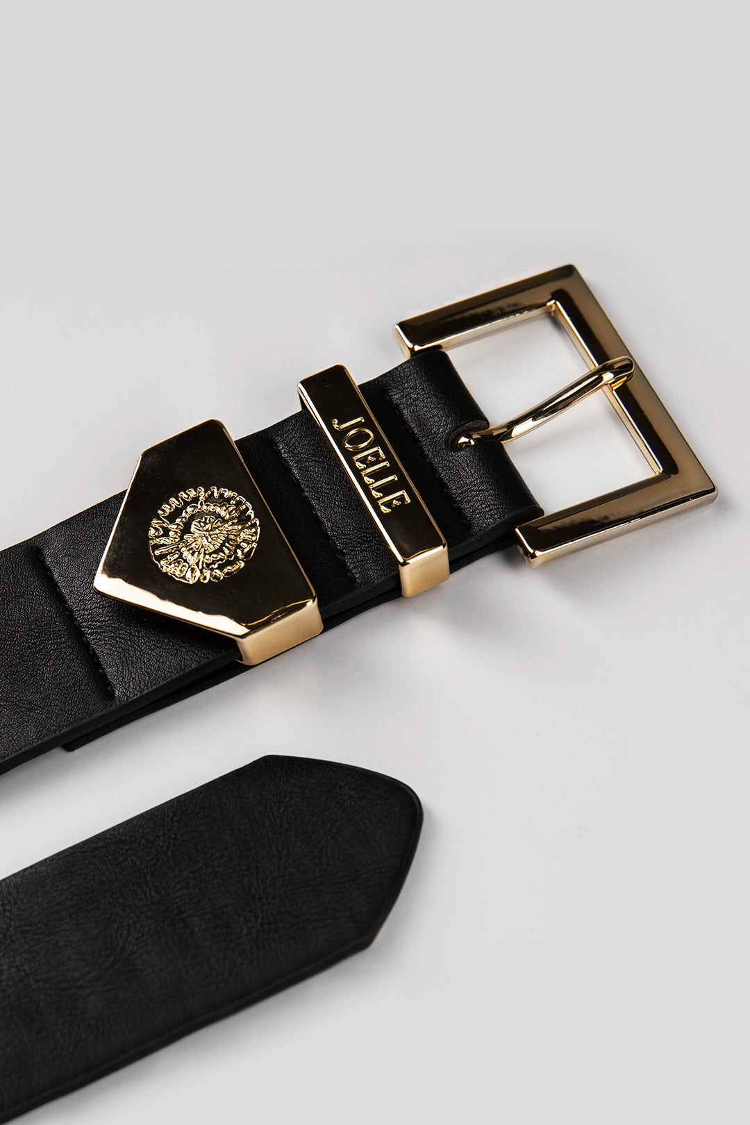 Black belt with gold details | Muriel