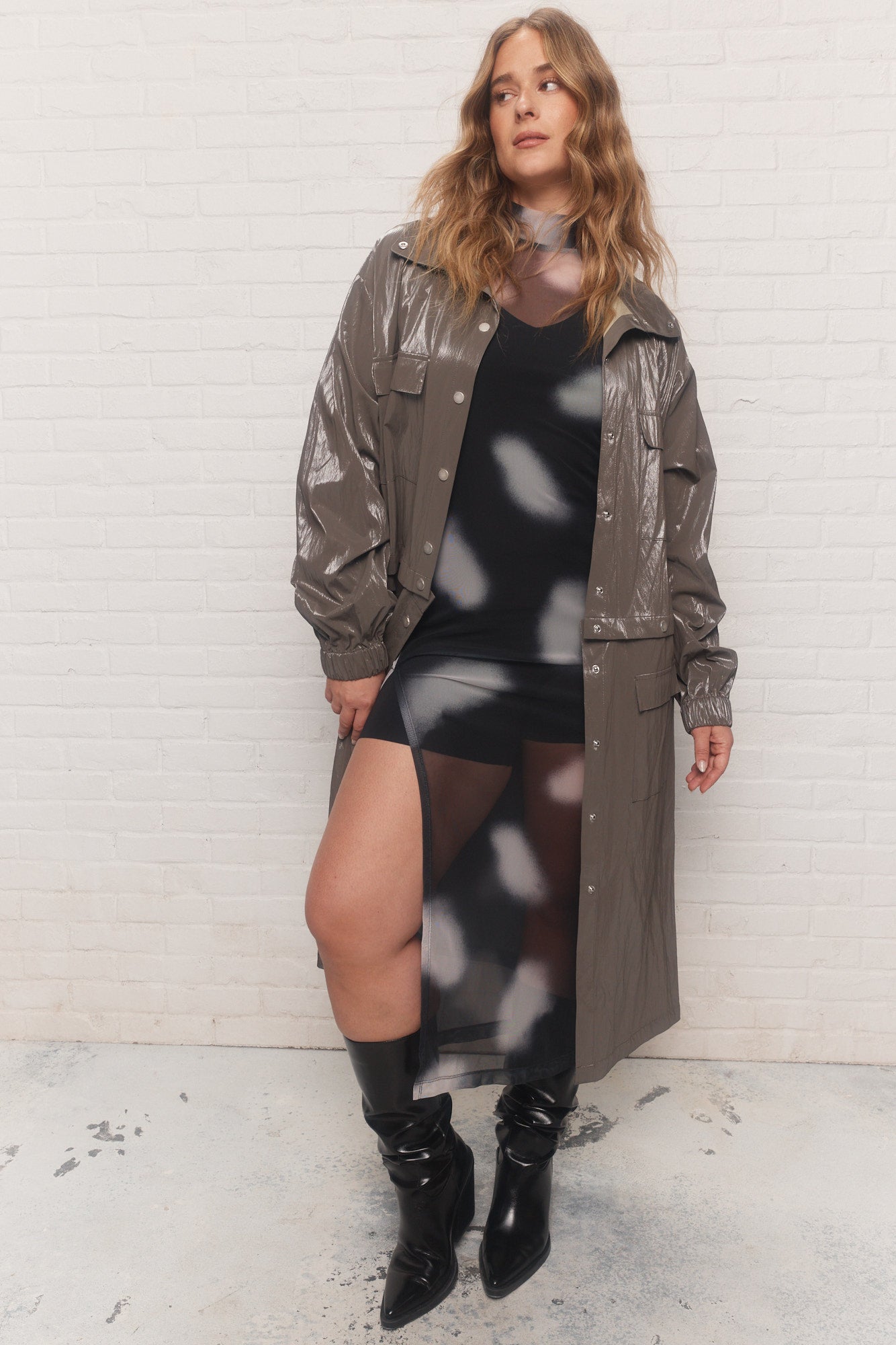 Mariella | Robe transparente noire imprimé tie-dye