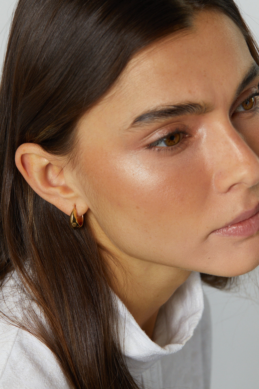 Gold sleeper earrings | Crystal